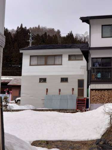 河合町角川にて屋根の下塗り