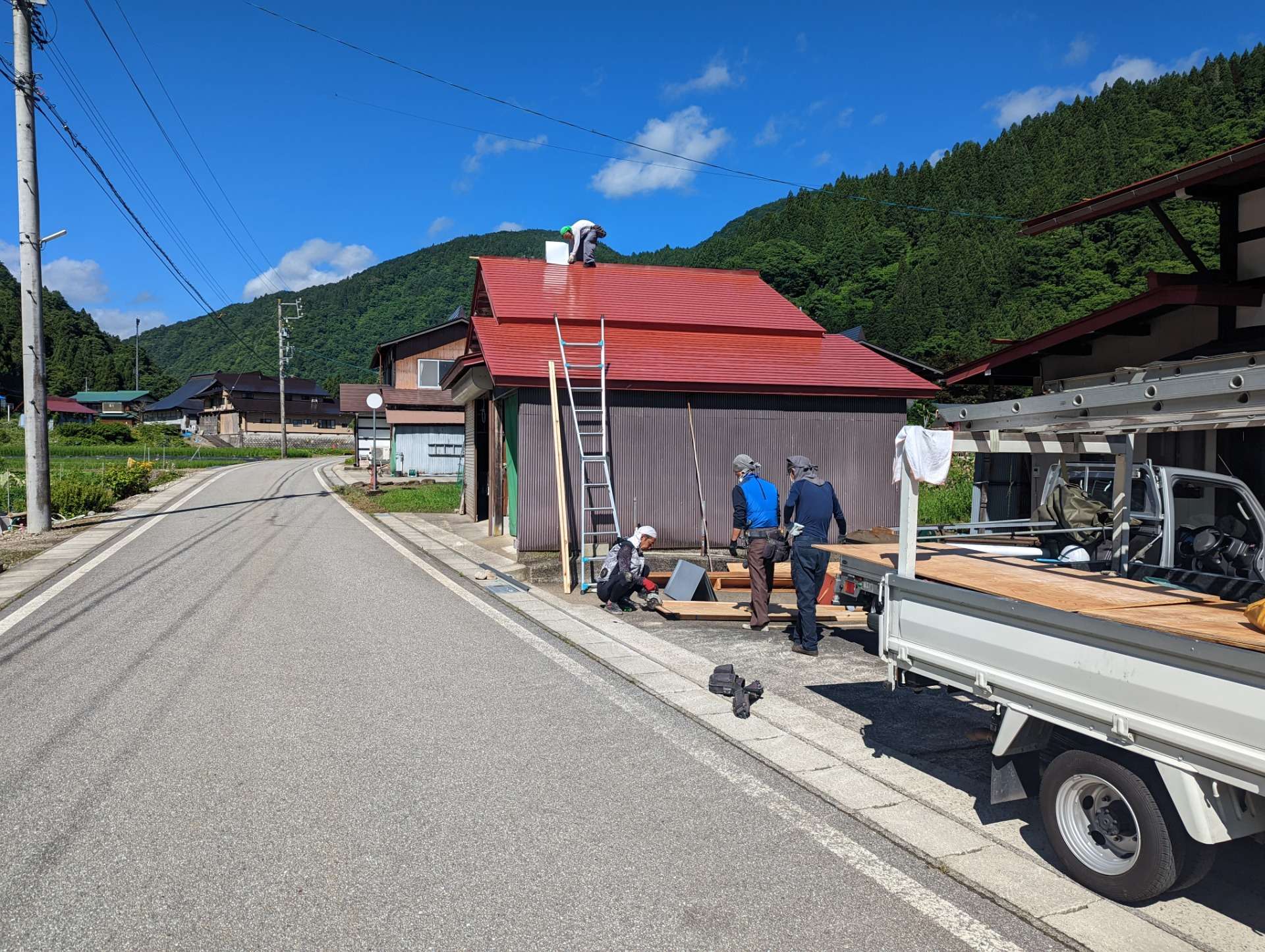 河合町にて屋根板金工事