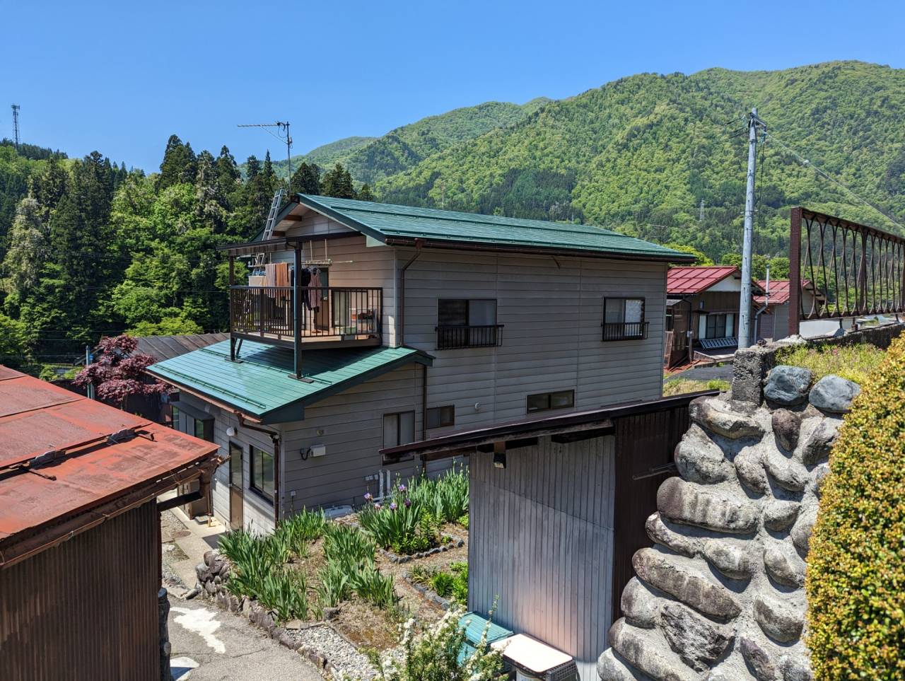 神岡町にて屋根塗装