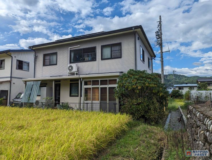 高山市冬頭町にて屋根、外壁塗装