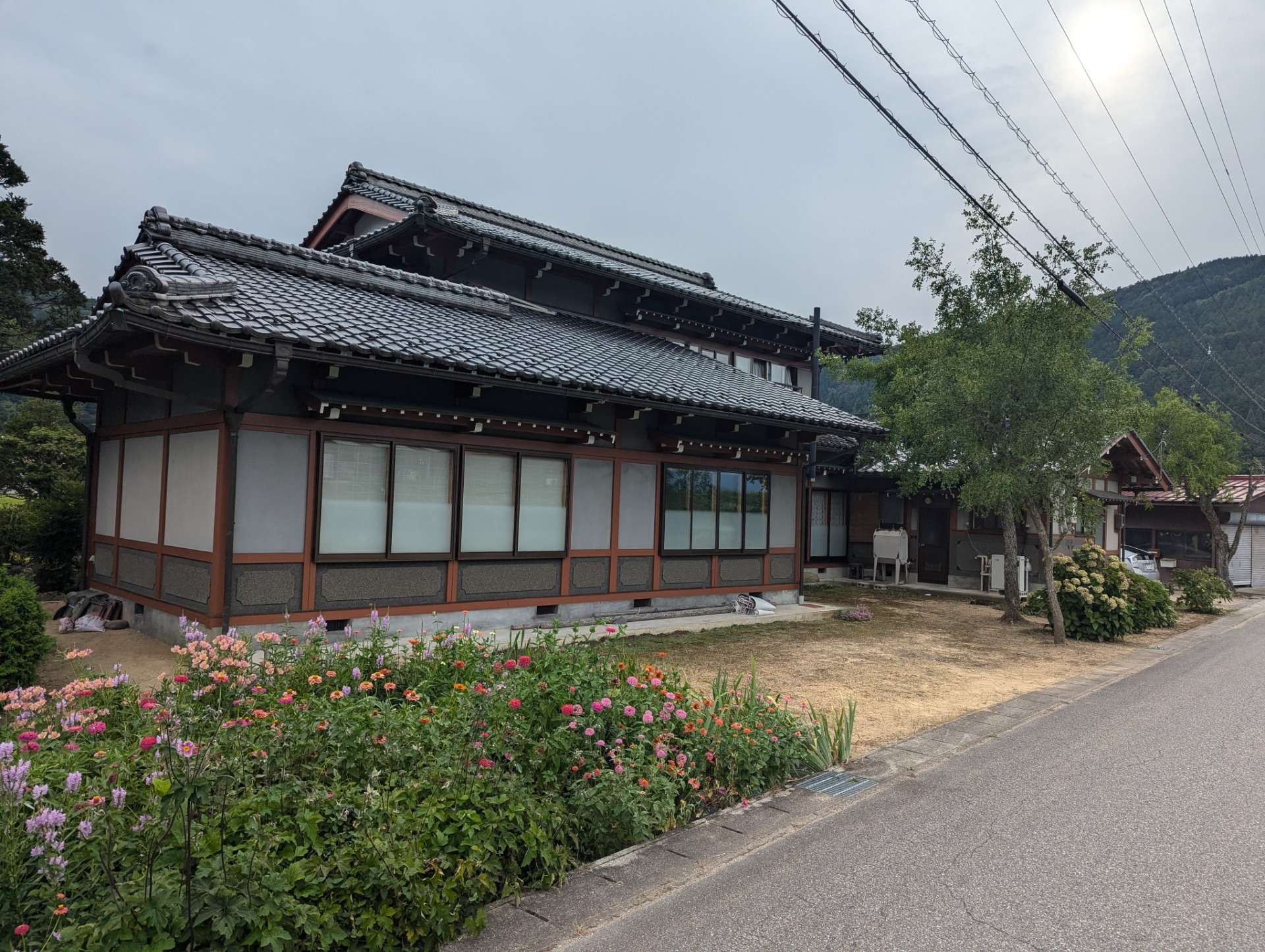 国府町にて木部塗装