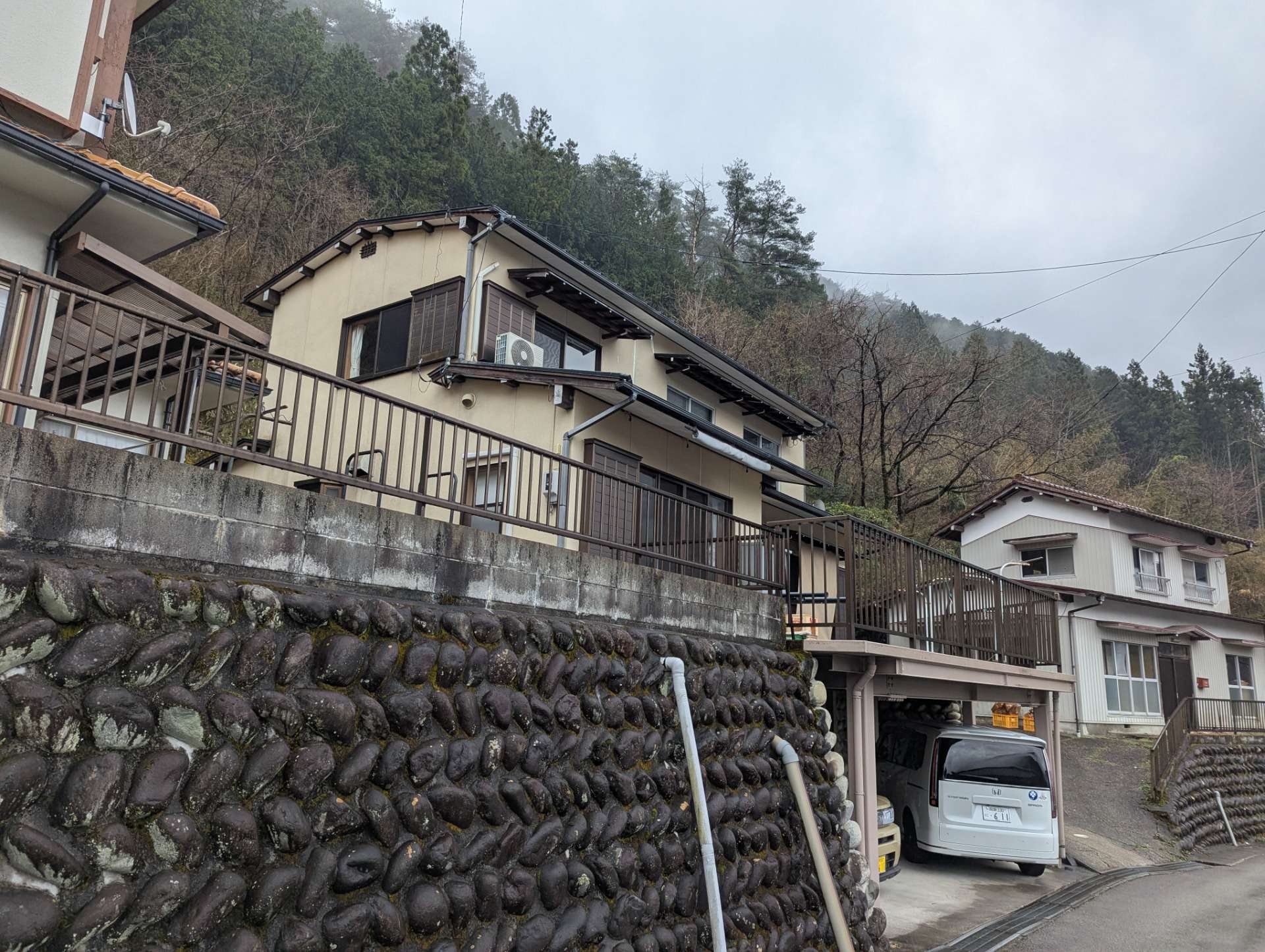 下呂市小川にて屋根塗装