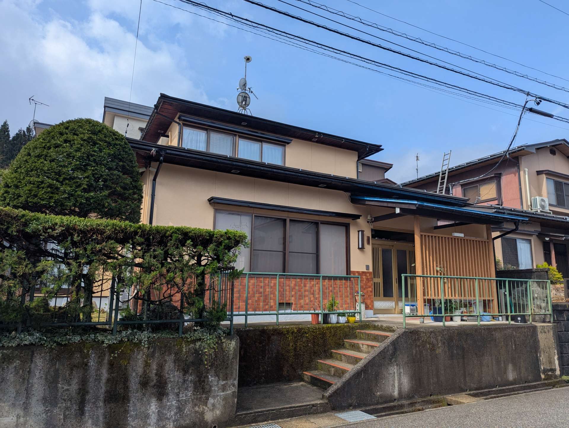 飛騨市神岡町東雲にて外壁塗装工事