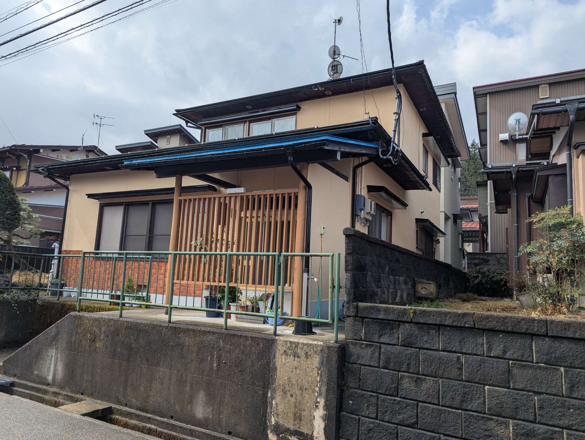 飛騨市神岡町東雲にて外壁塗装工事