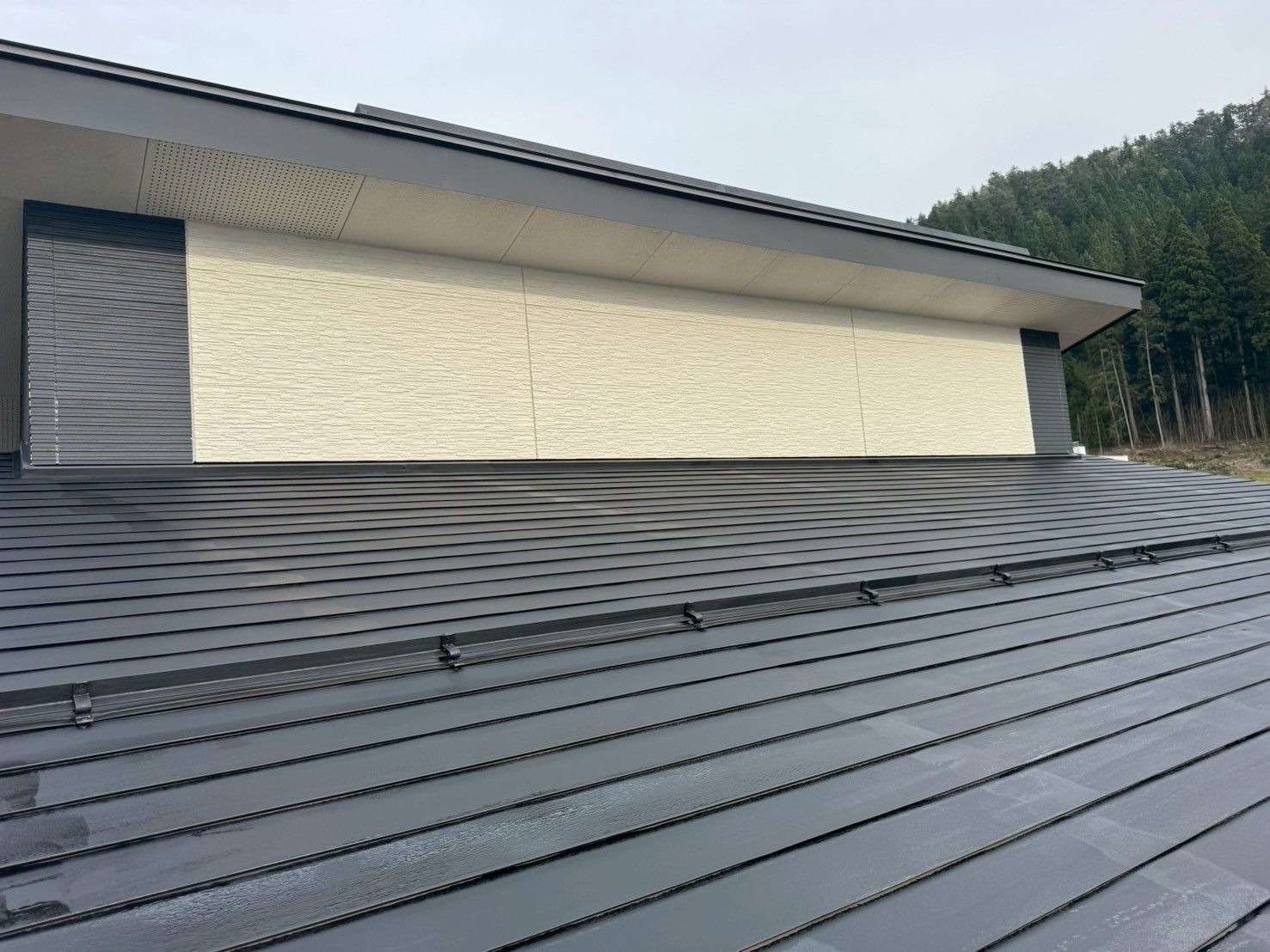 高山市国府町村山にて屋根塗装工事