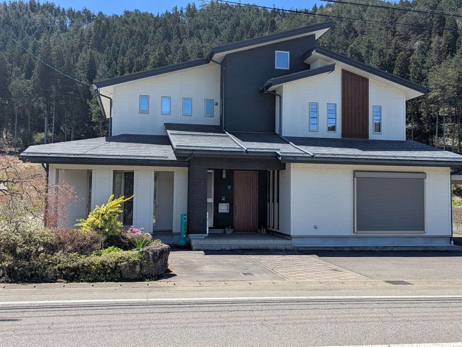 高山市国府町村山にて屋根塗装工事