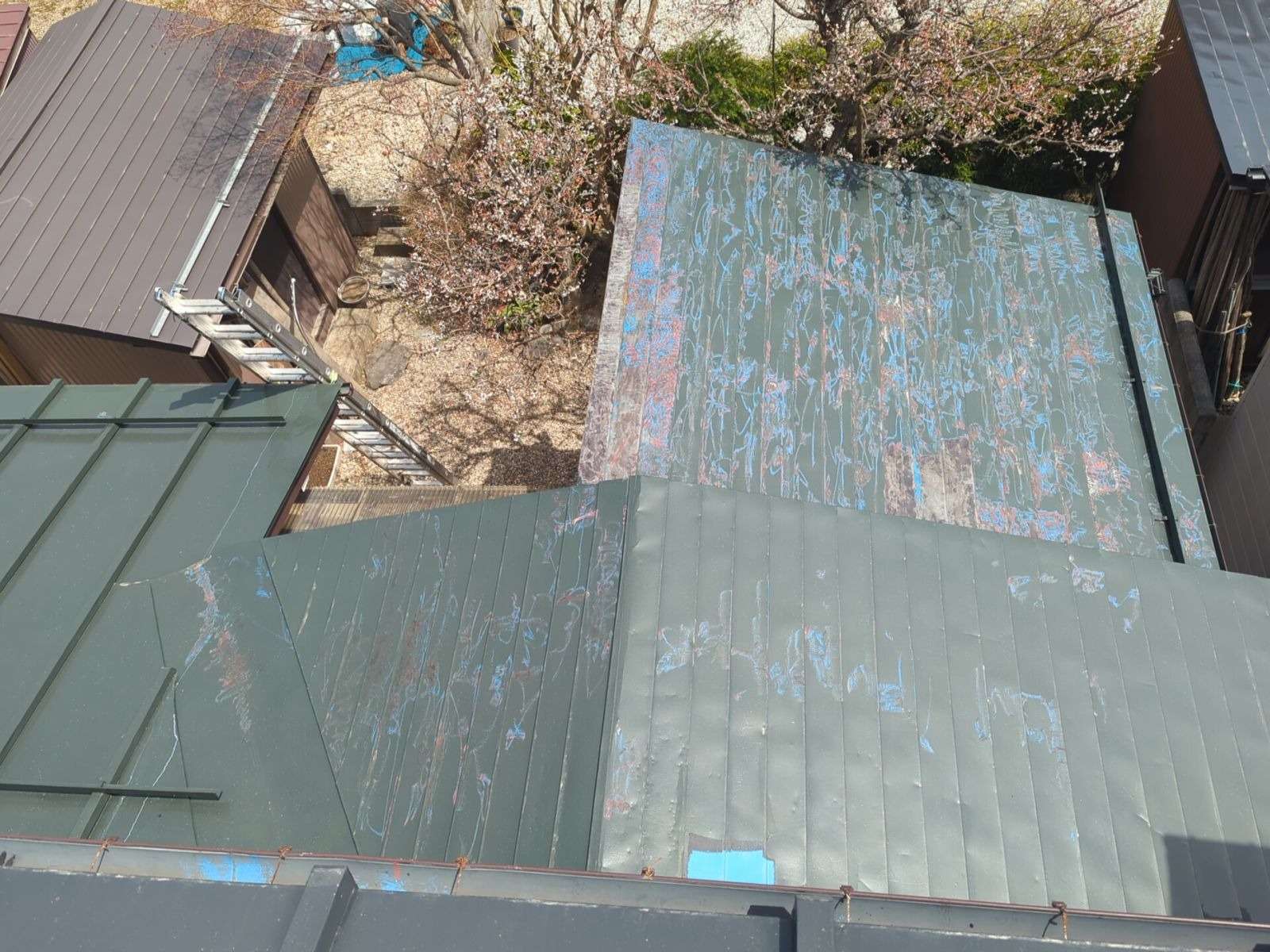 飛騨市神岡町江馬町にて屋根塗装