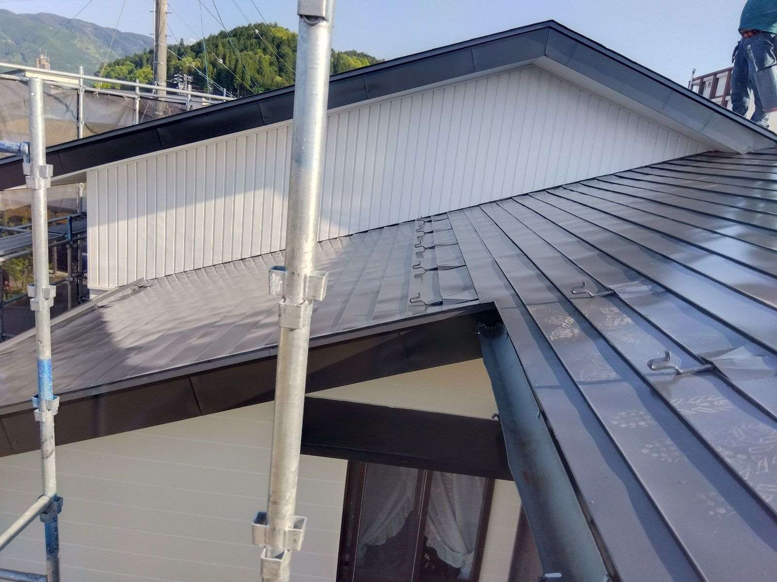 高山市花里町にて屋根外壁塗装工事