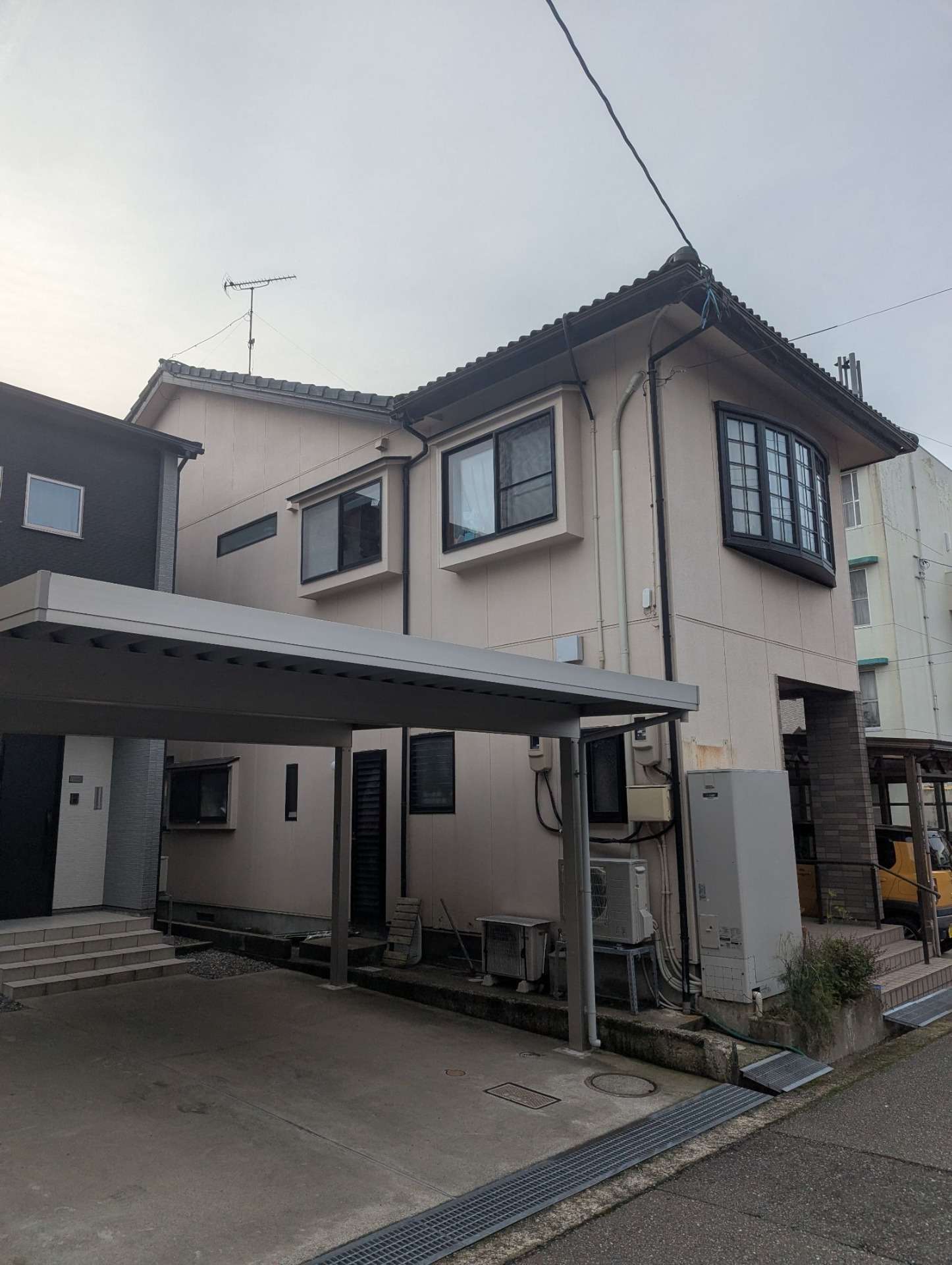 金沢市にて屋根外壁の塗装工事