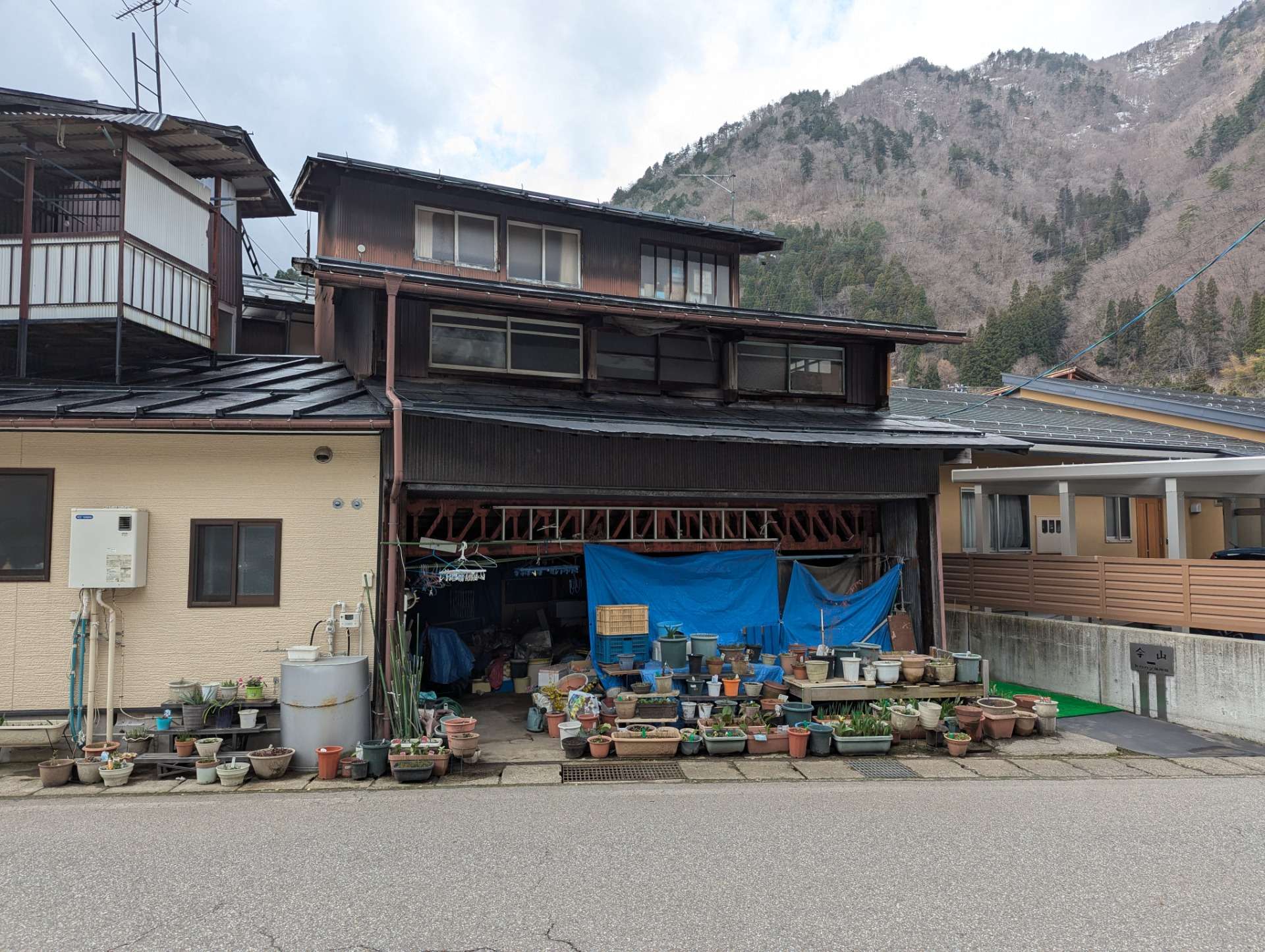 飛騨市神岡町にて板金工事