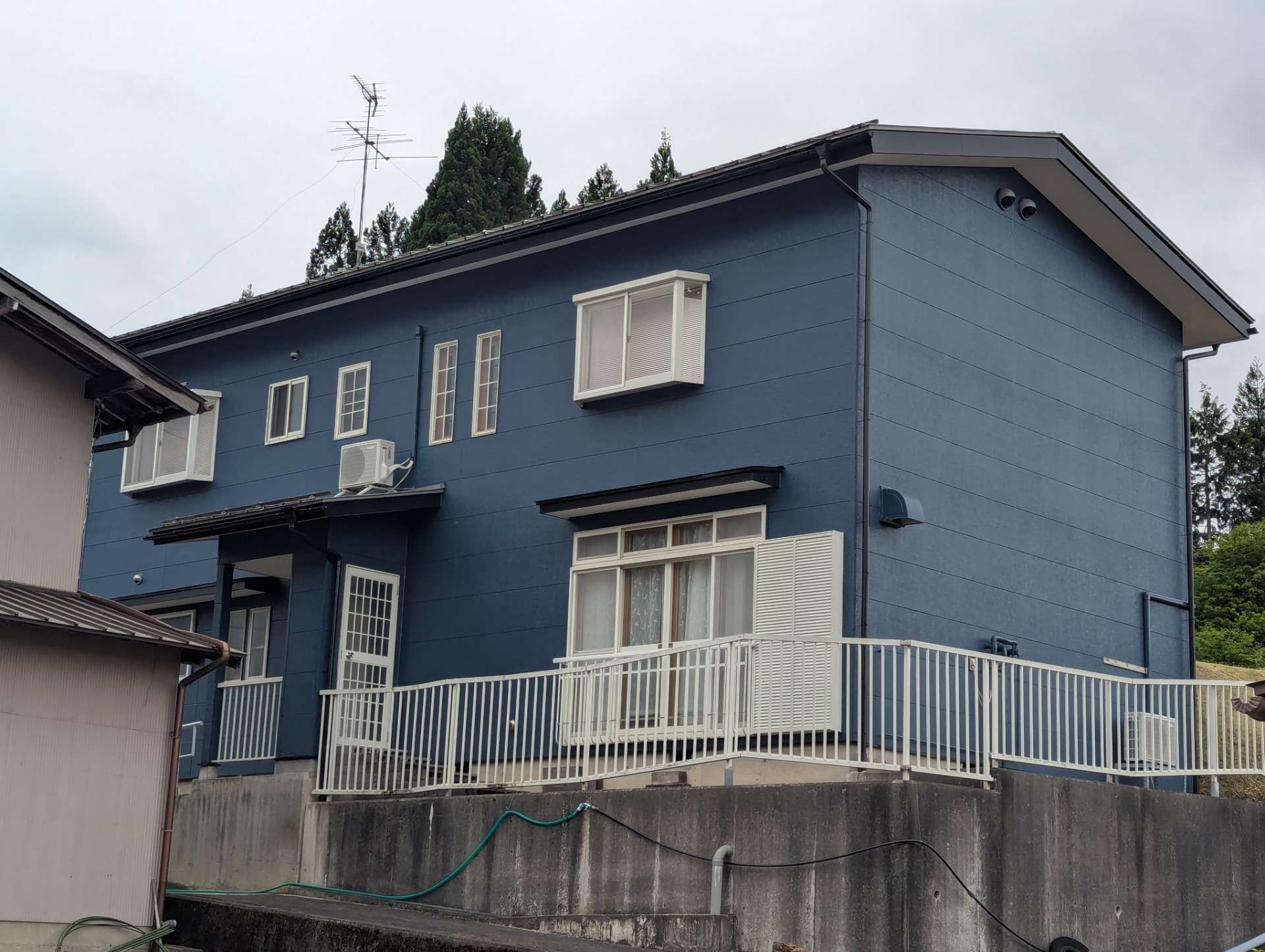 高山市新宮町にて屋根外壁塗装工事