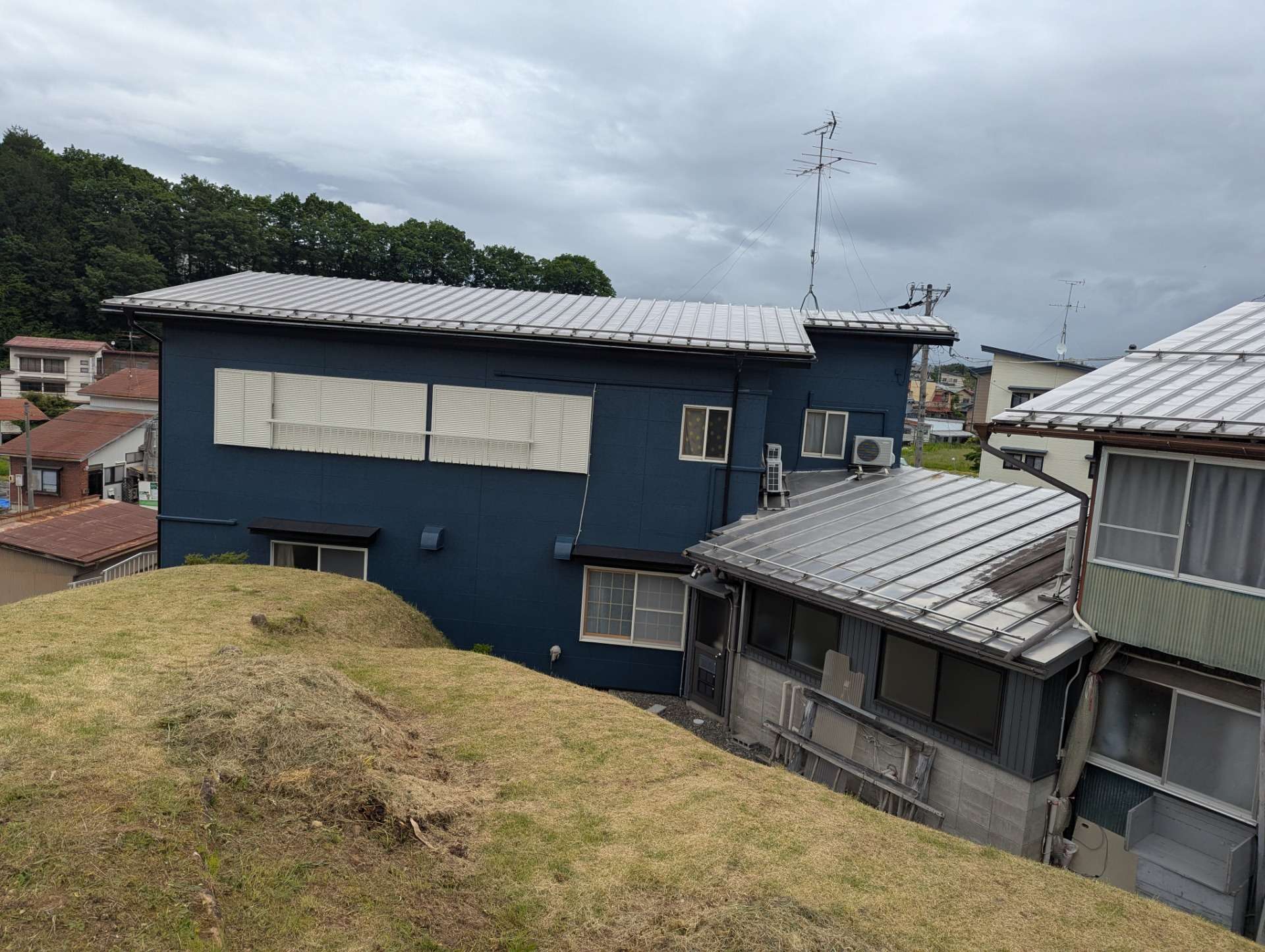 高山市新宮町にて屋根外壁塗装工事