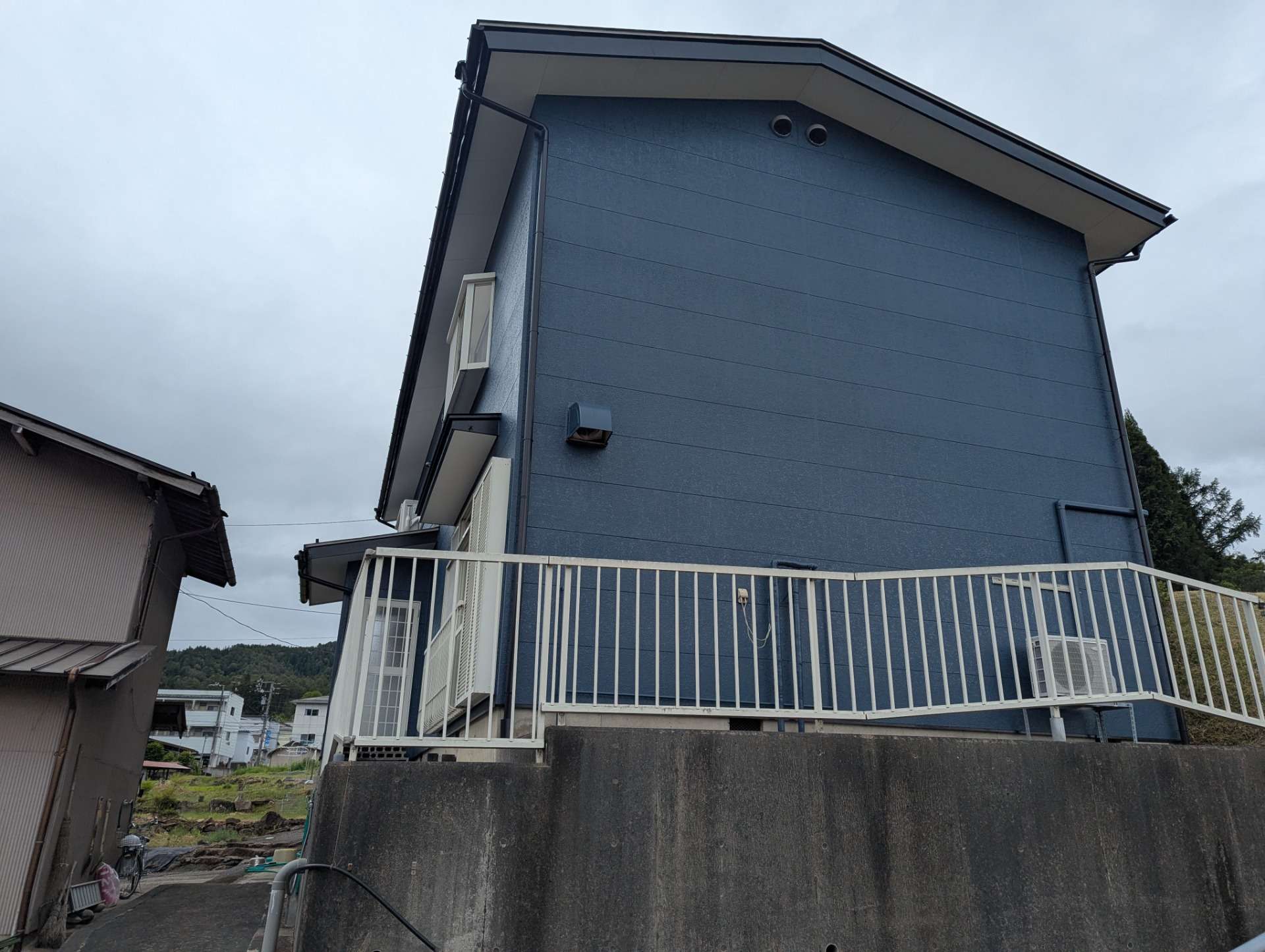 高山市新宮町にて屋根外壁塗装工事