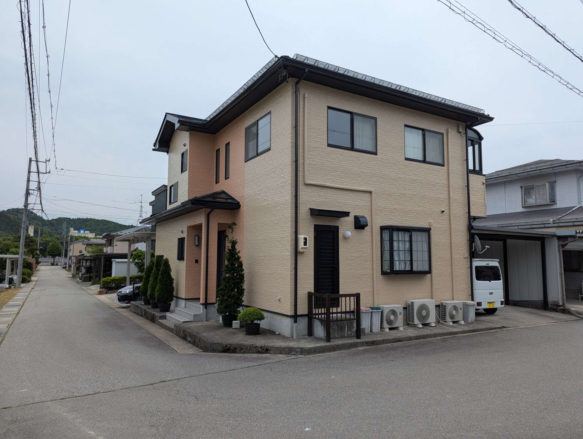 高山市冬頭町にて屋根、外壁塗装