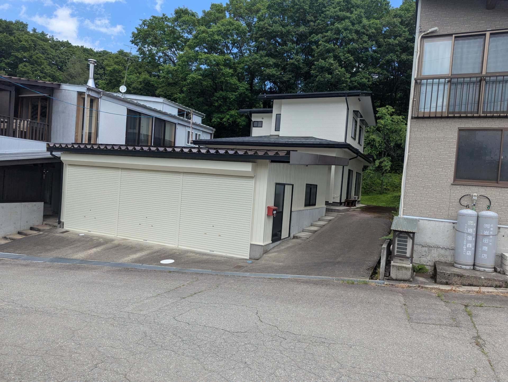 高山市江名子町にて外壁塗装工事