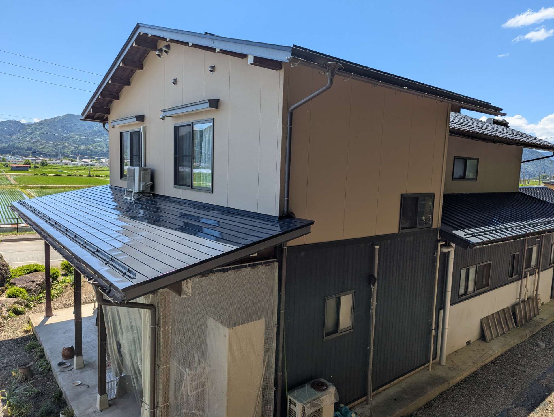 高山市国府町にて屋根塗装工事