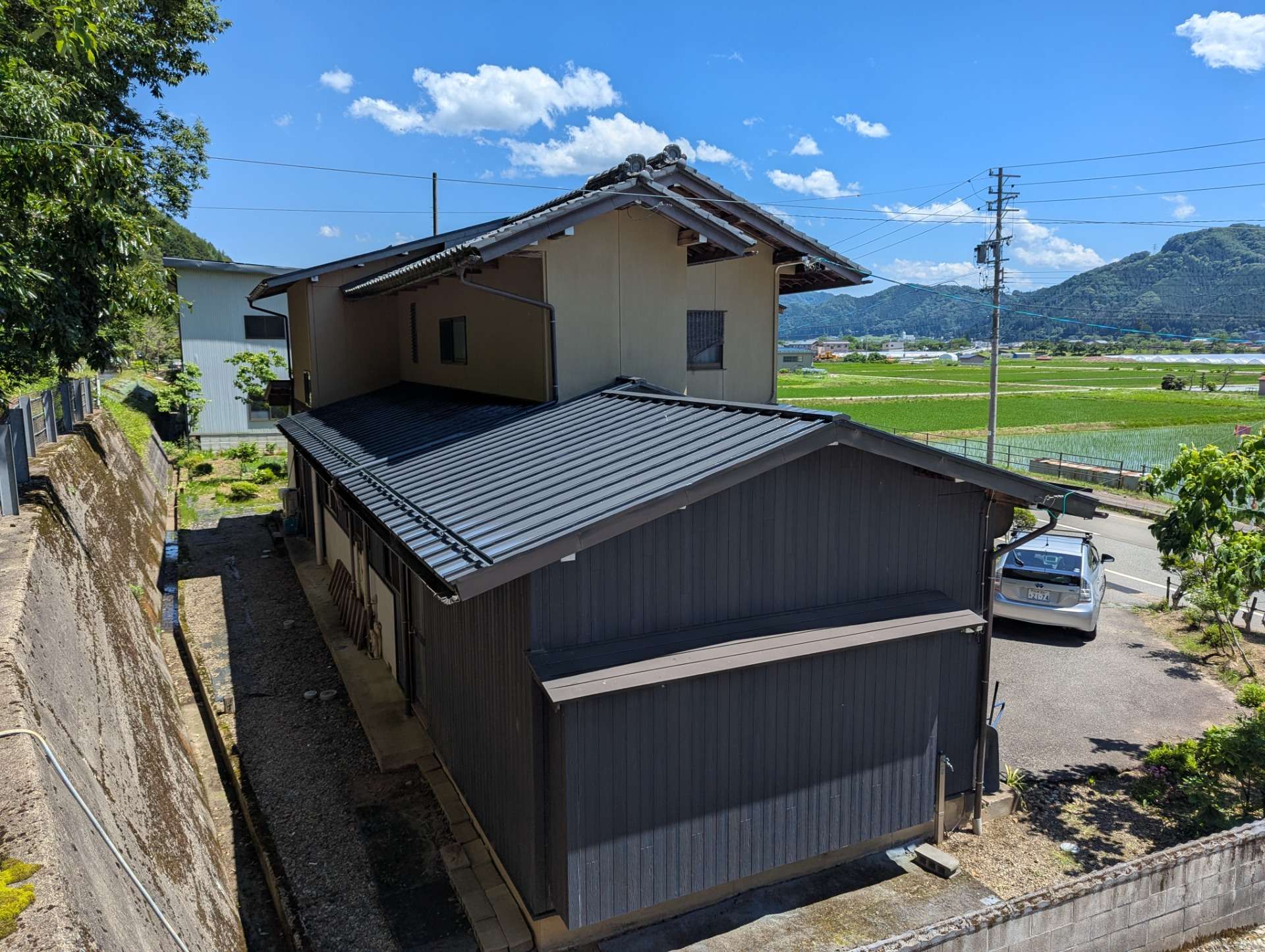 高山市国府町にて屋根塗装工事