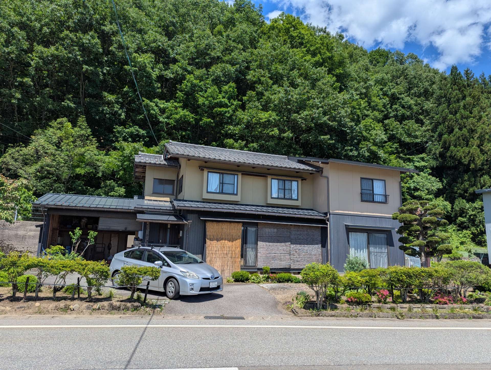 高山市国府町にて屋根塗装工事