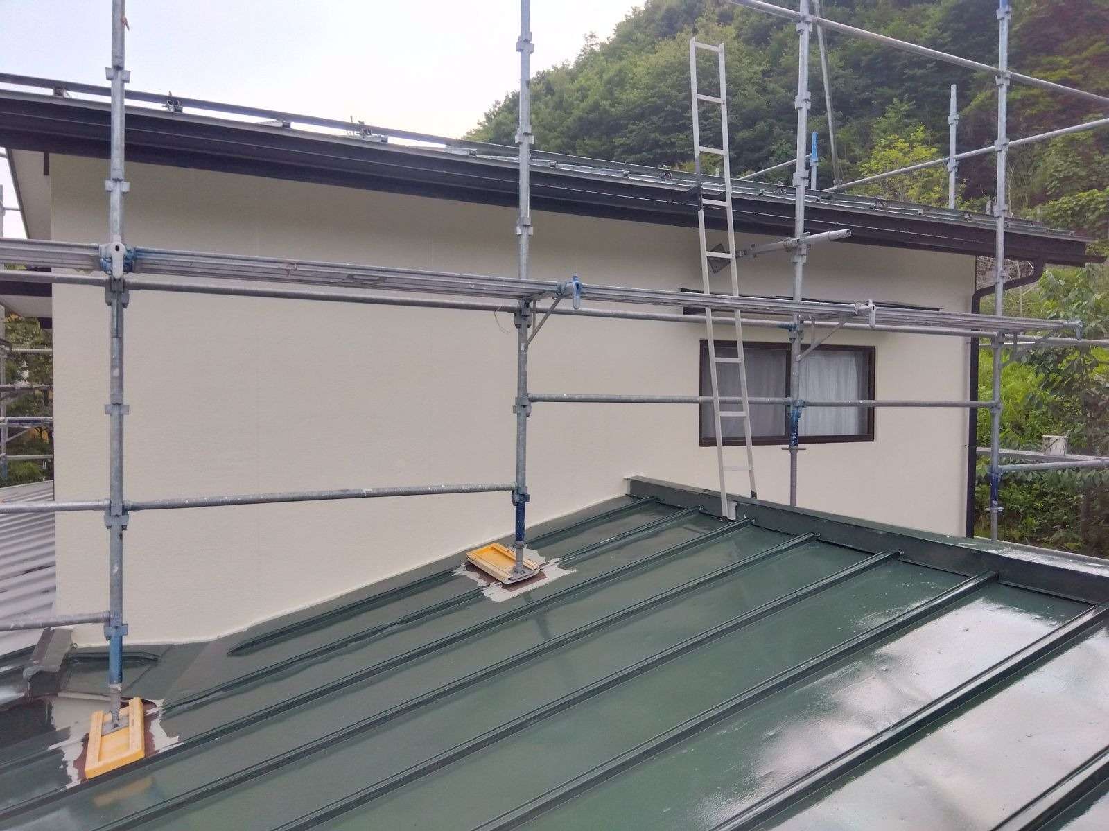 高山市国府町にて改修塗装工事