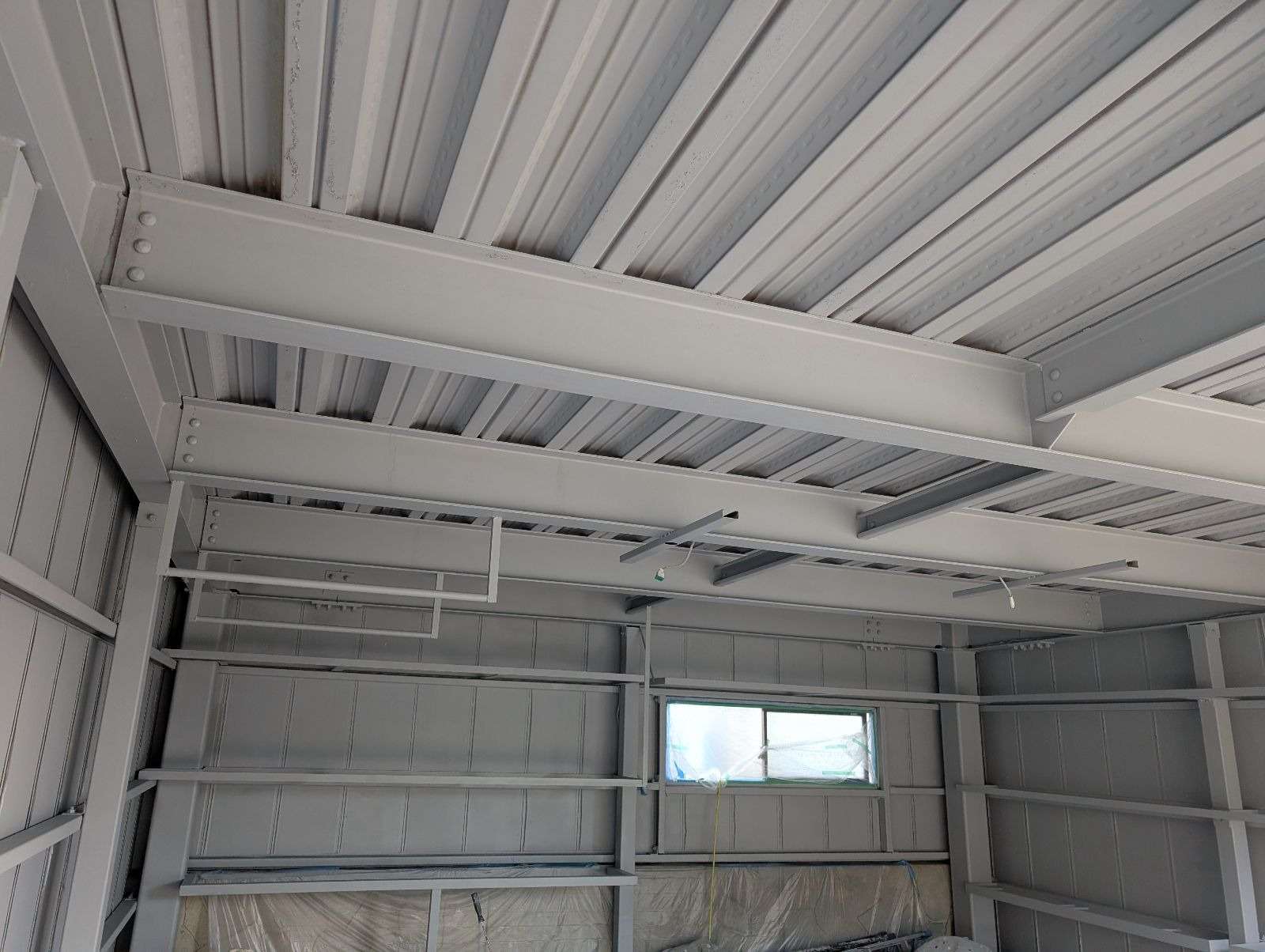 高山市江名子町にて車庫塗装工事