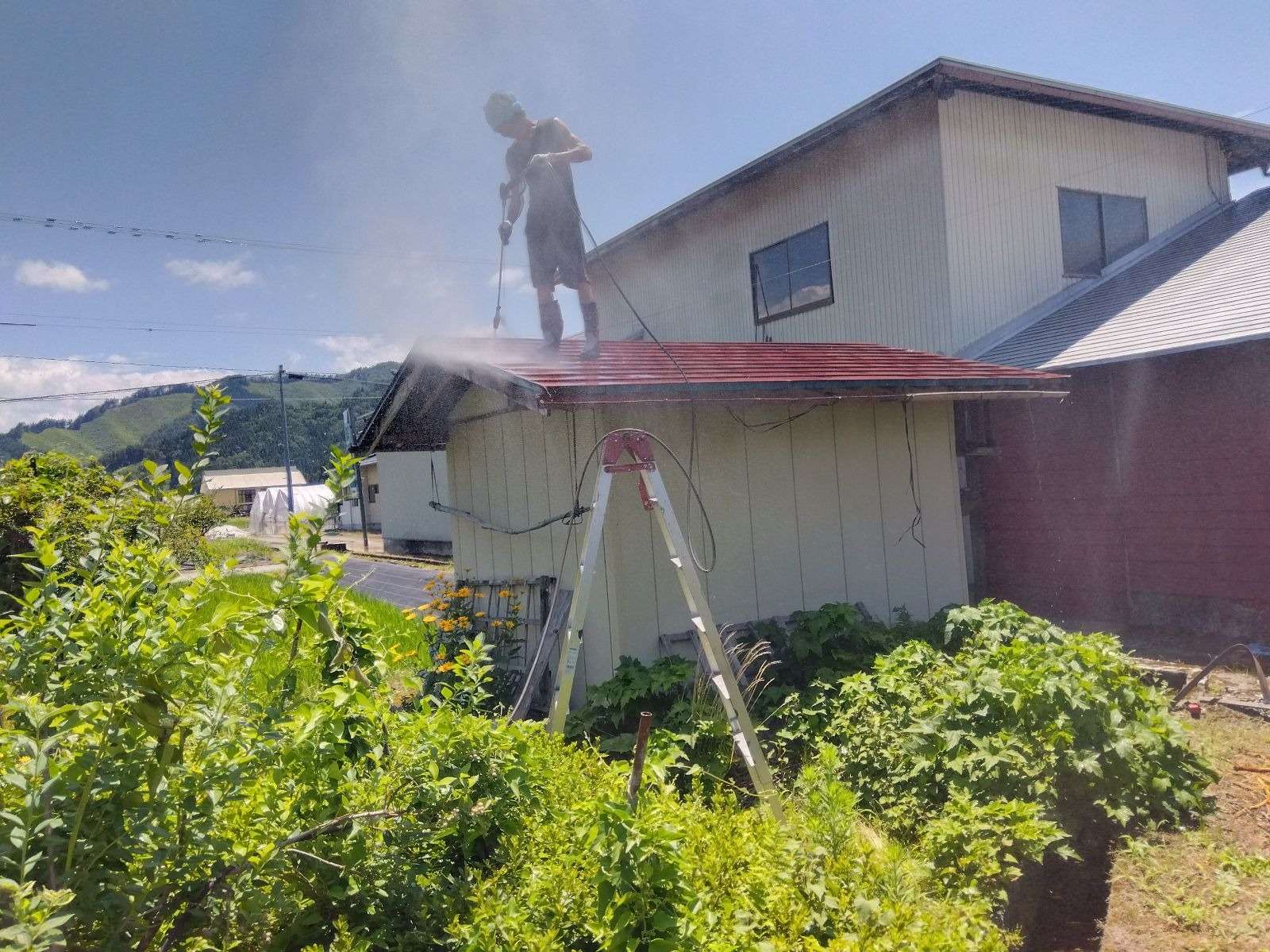 飛騨市神岡町にて屋根塗装