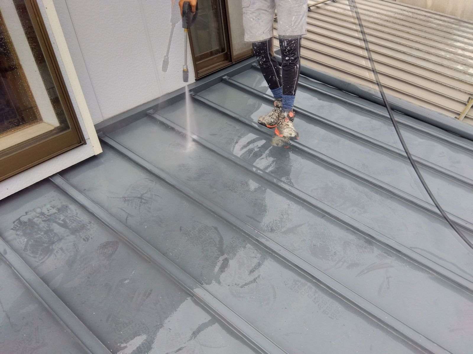 高山市若達町にて屋根塗装