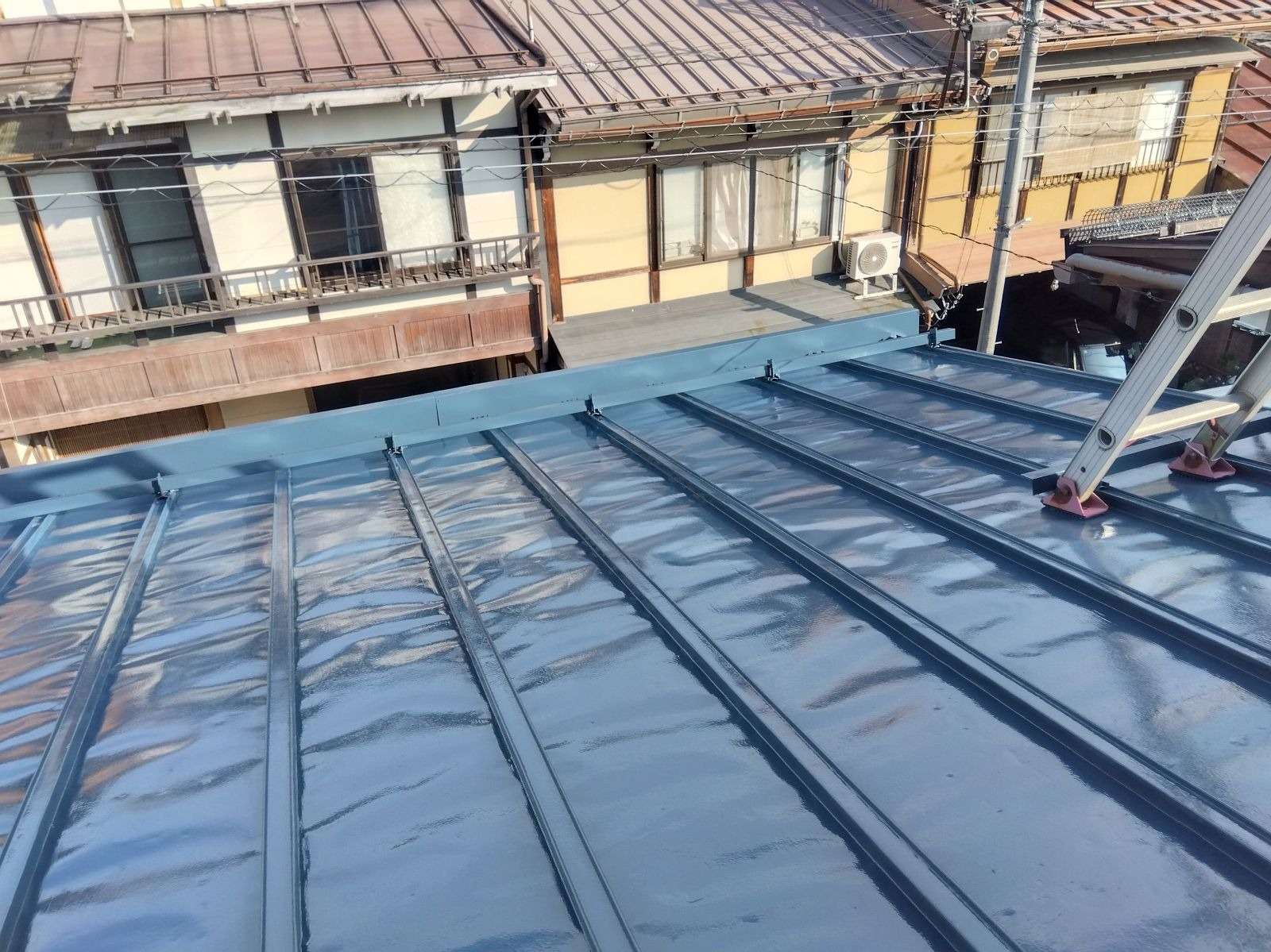 高山市若達町にて屋根塗装