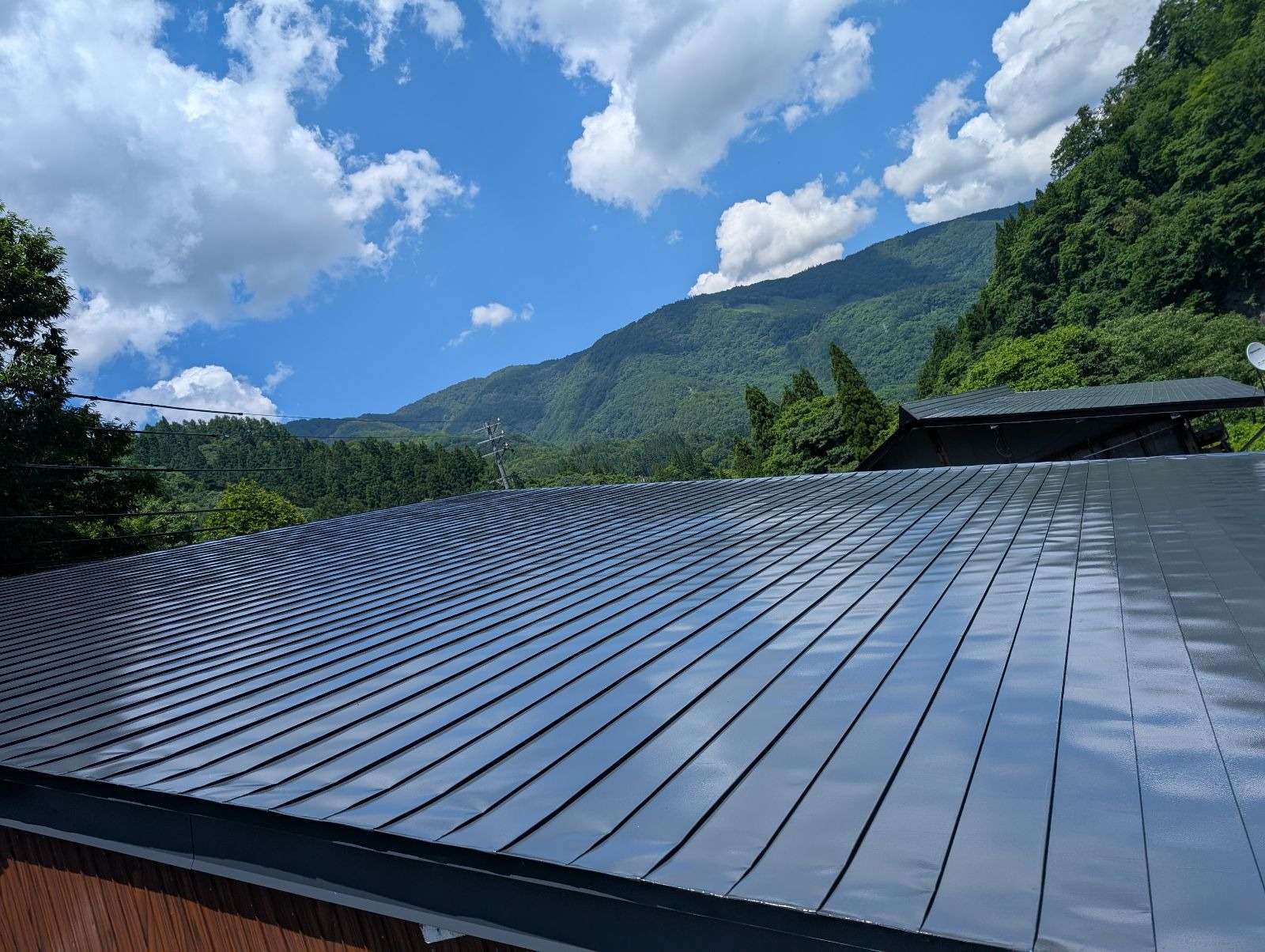 飛騨市河合町にて屋根塗装