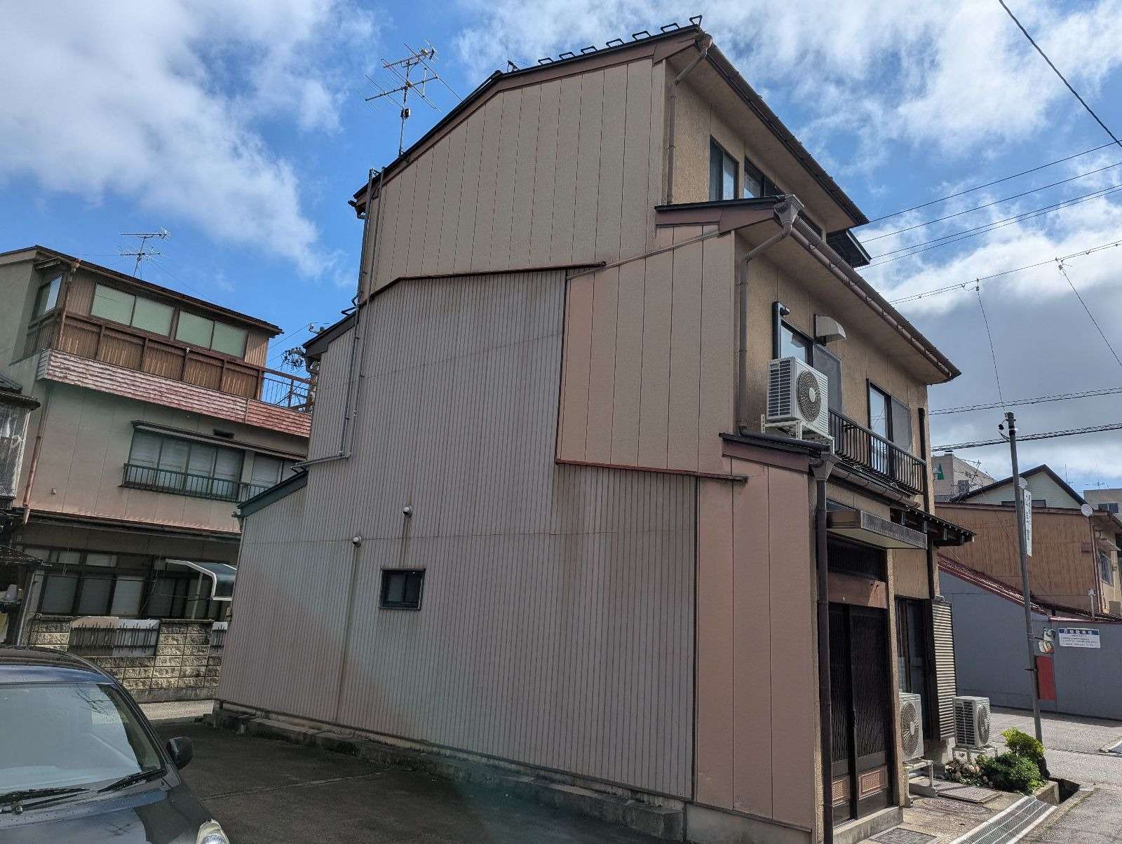 高山市昭和町にて外壁塗装