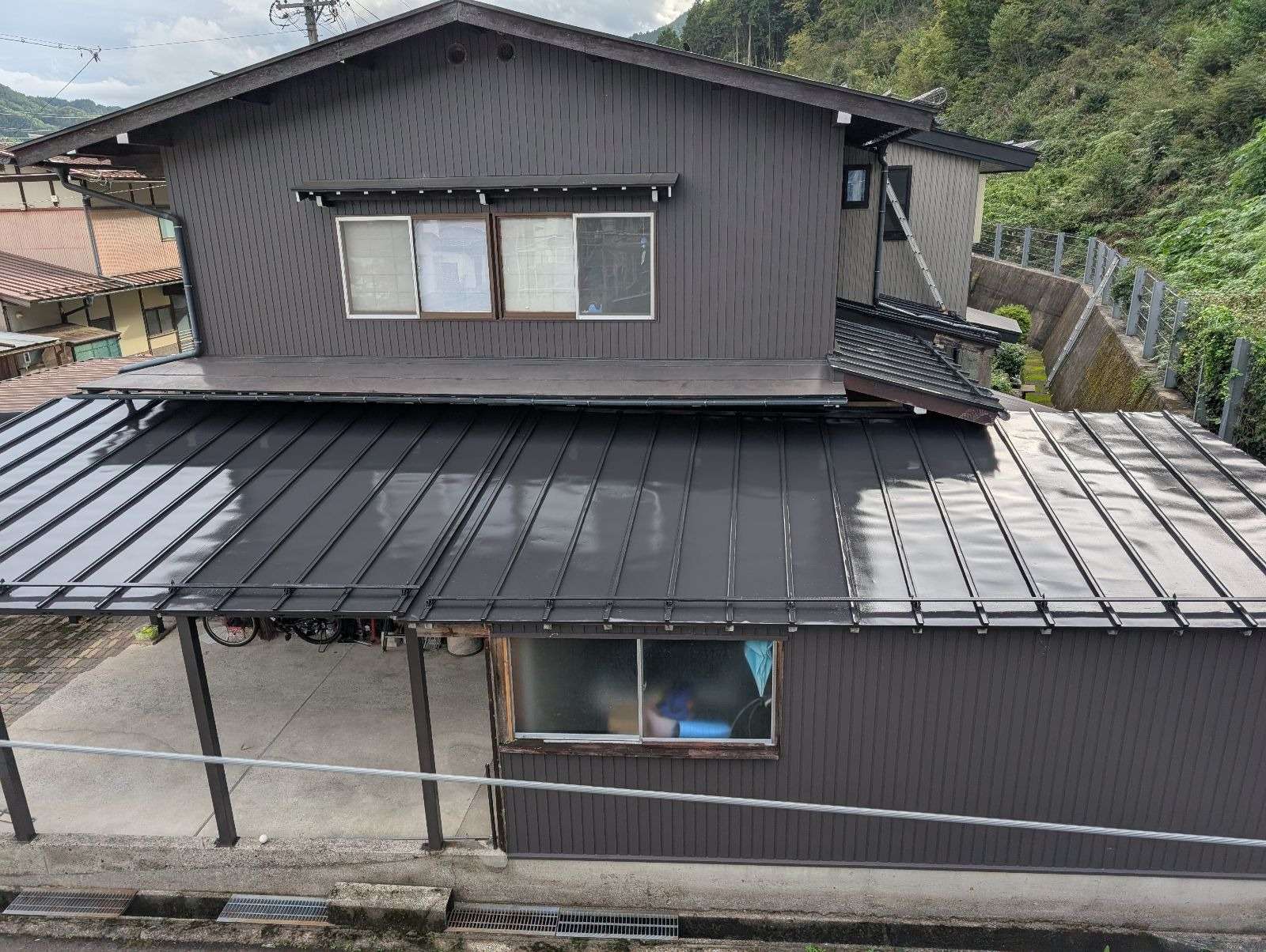 高山市清見町にて屋根塗装工事