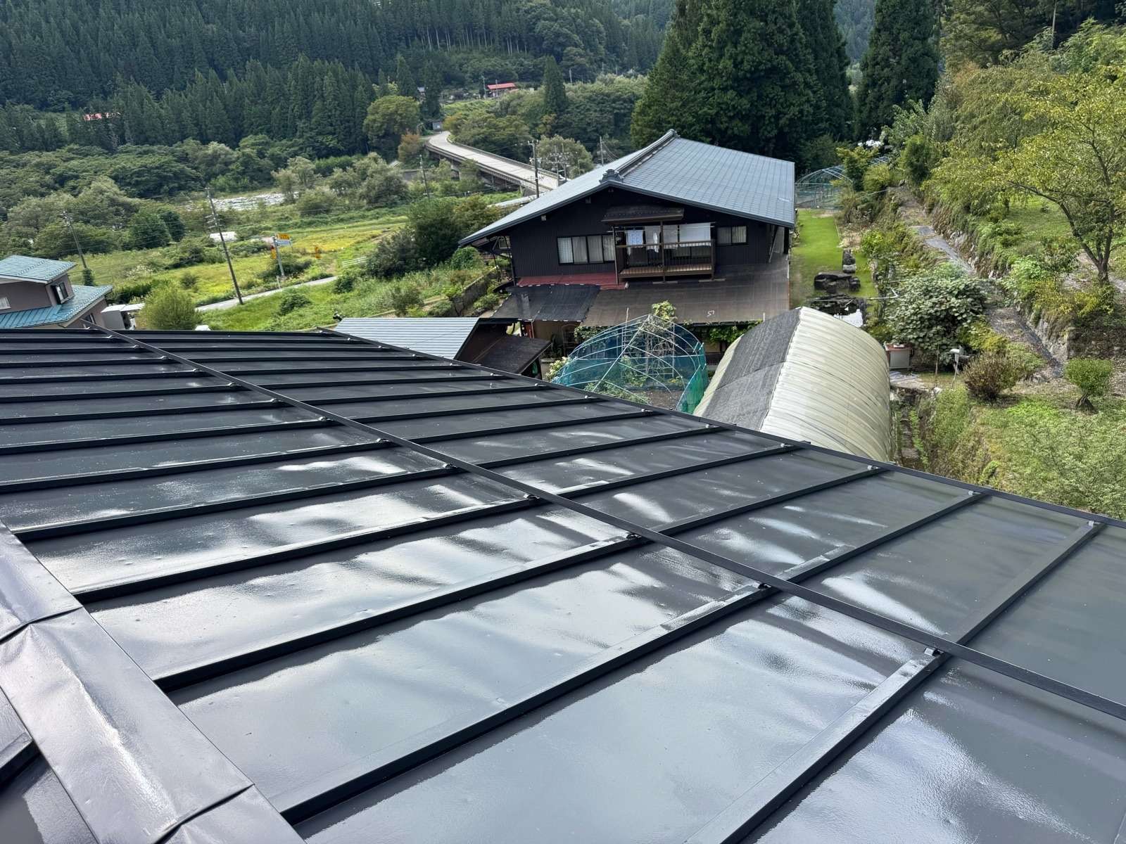 高山市上宝町にて屋根塗装工事