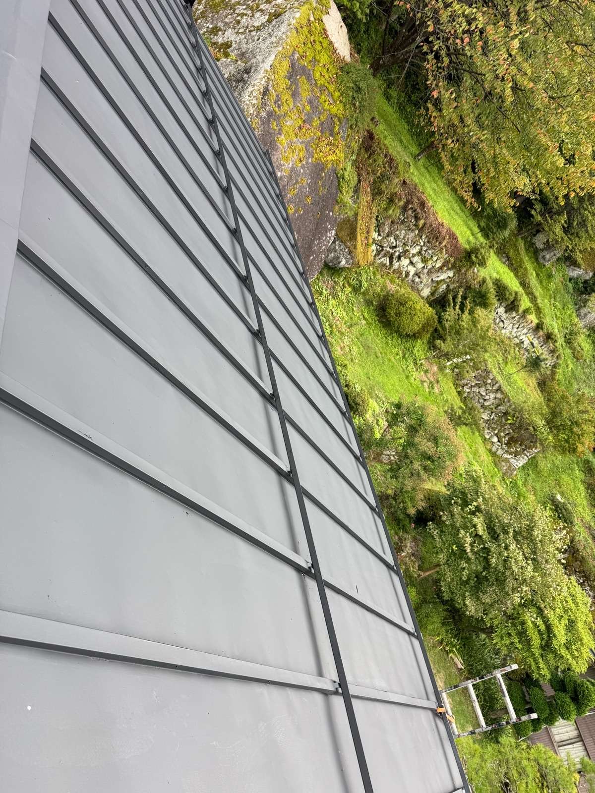 高山市上宝町にて屋根塗装工事