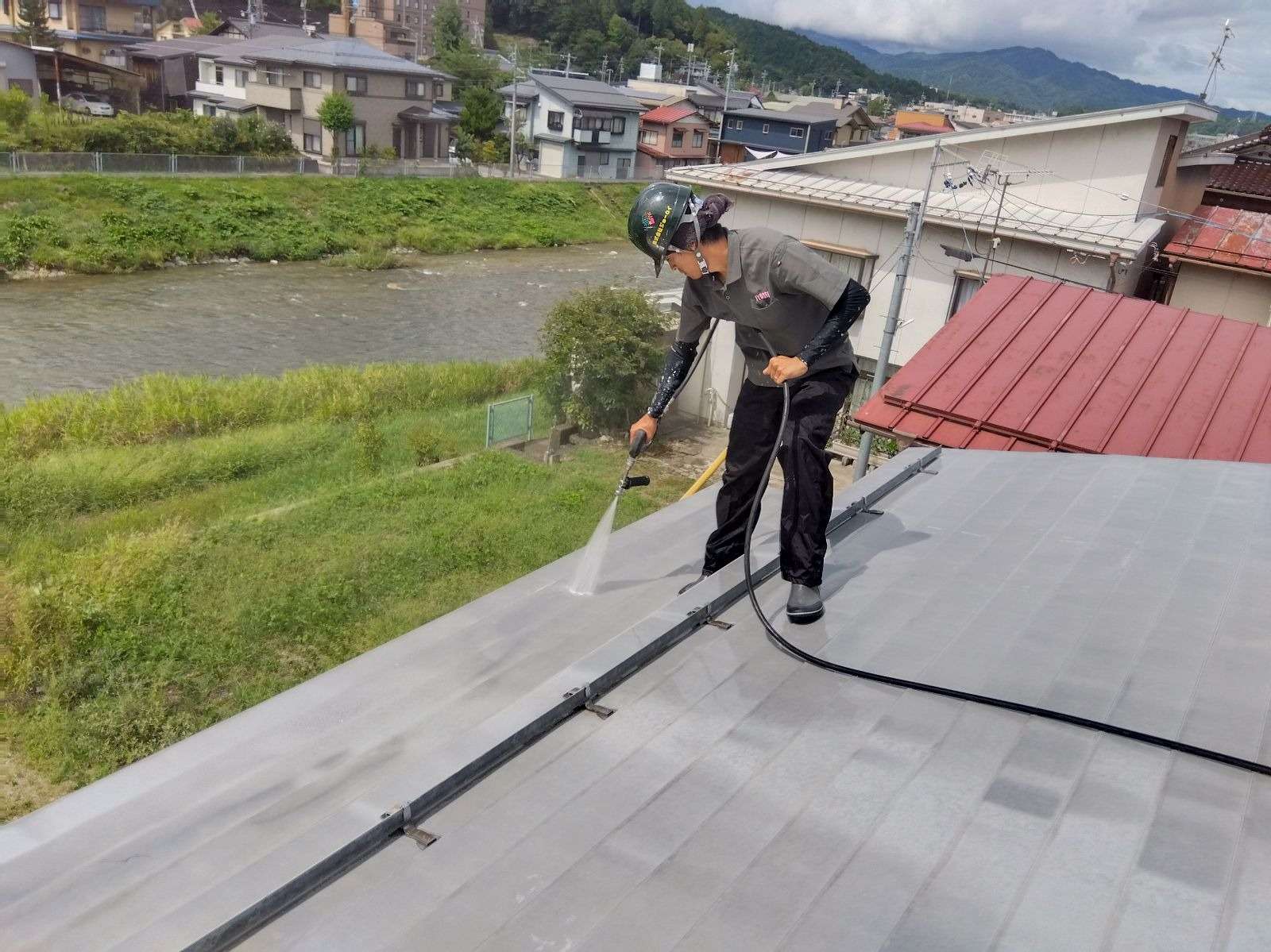 高山市片野町にて改修塗装工事