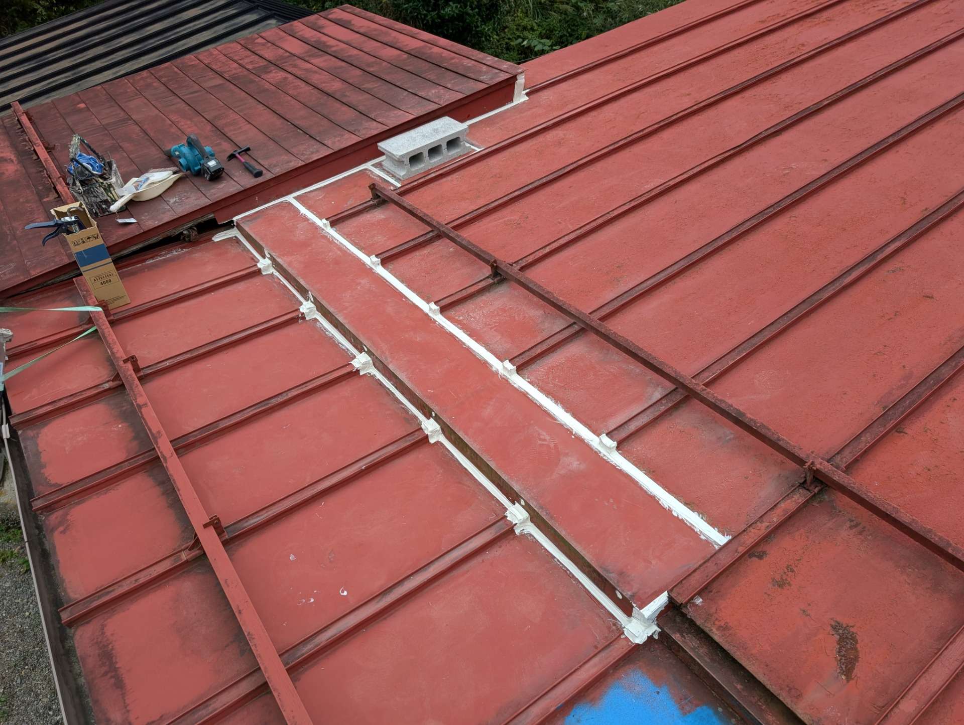 下呂市萩原町にてシーリング工事