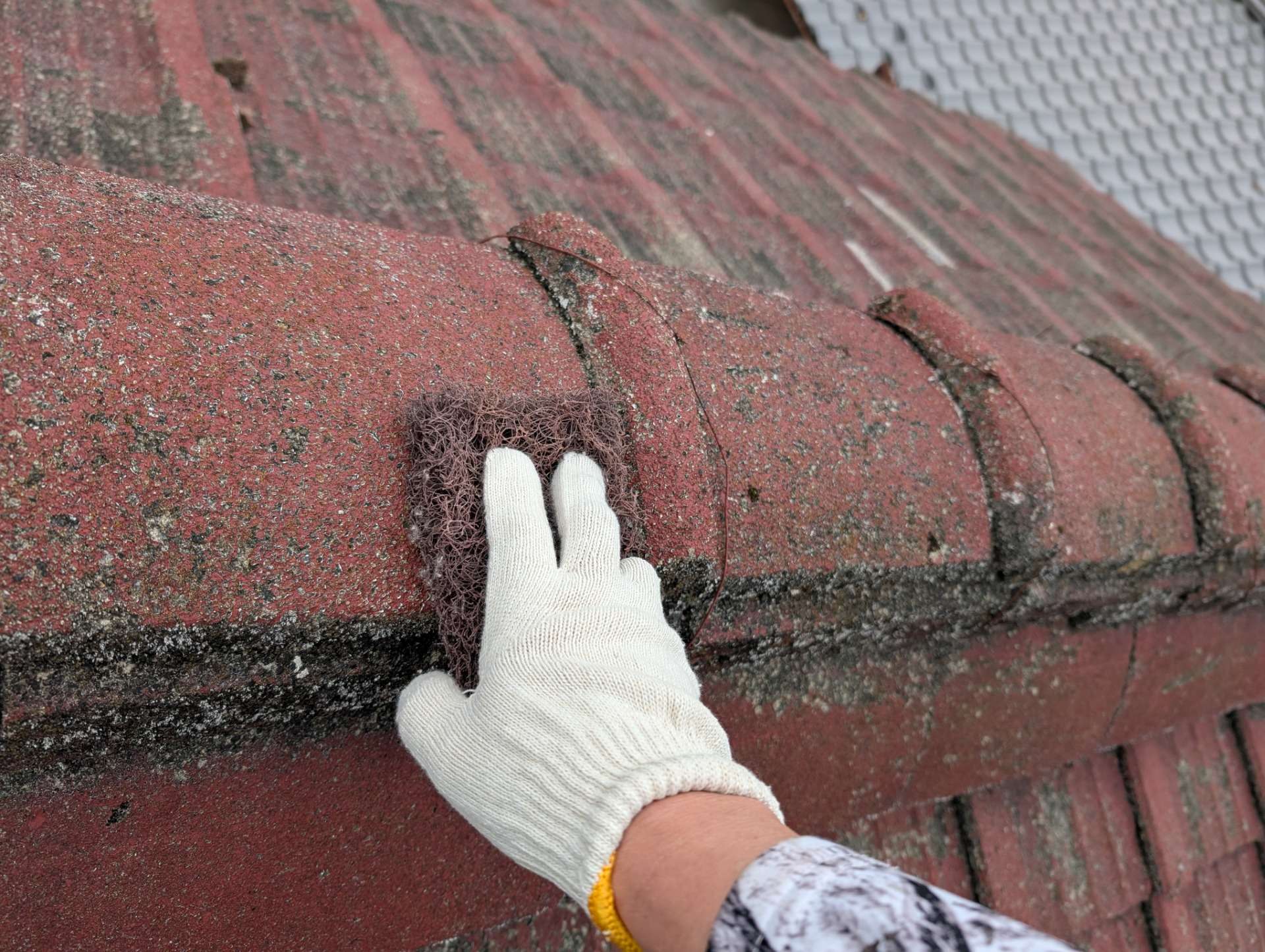 下呂市萩原町にて瓦シーリング工事