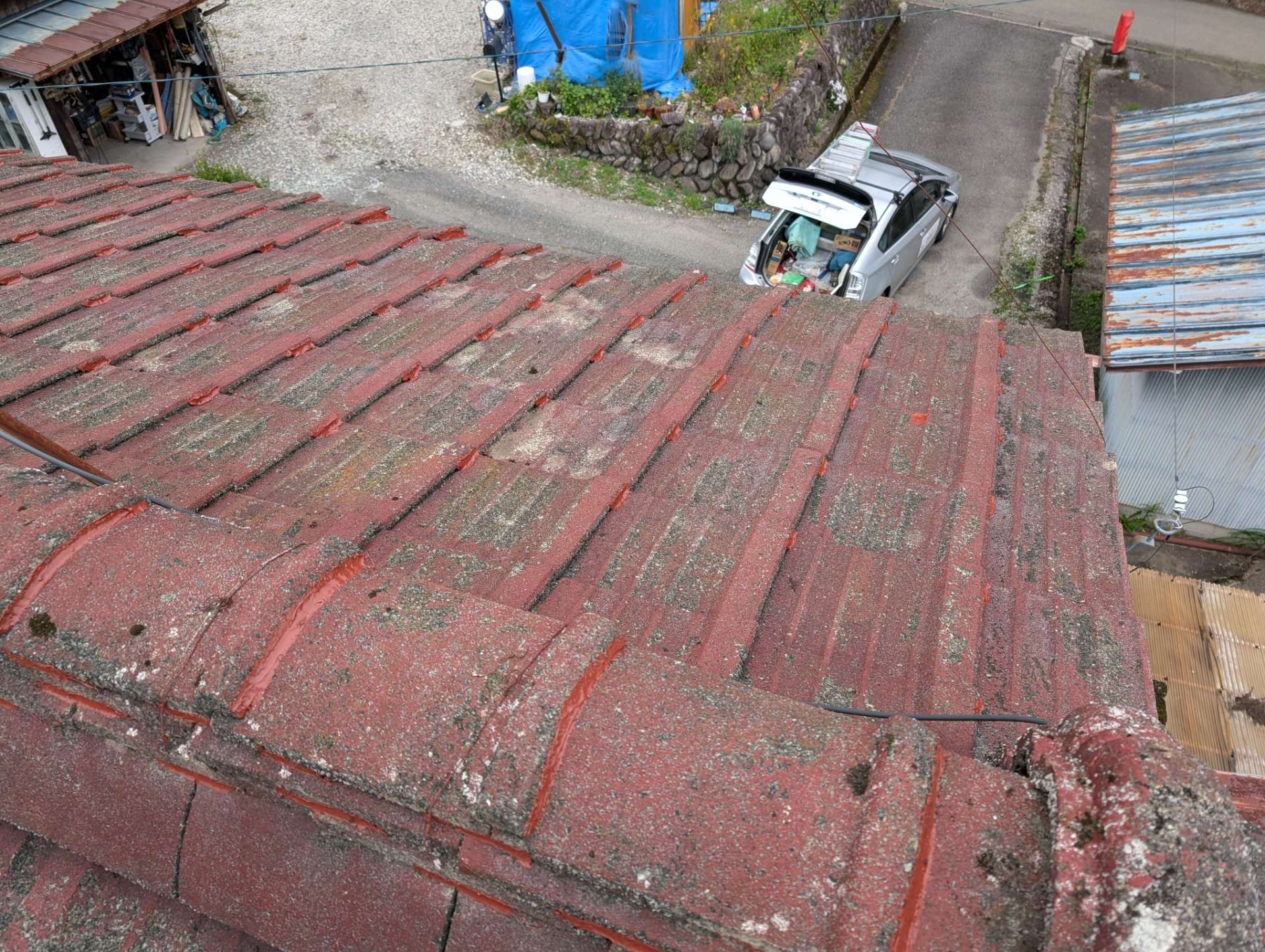 下呂市萩原町にて瓦シーリング工事