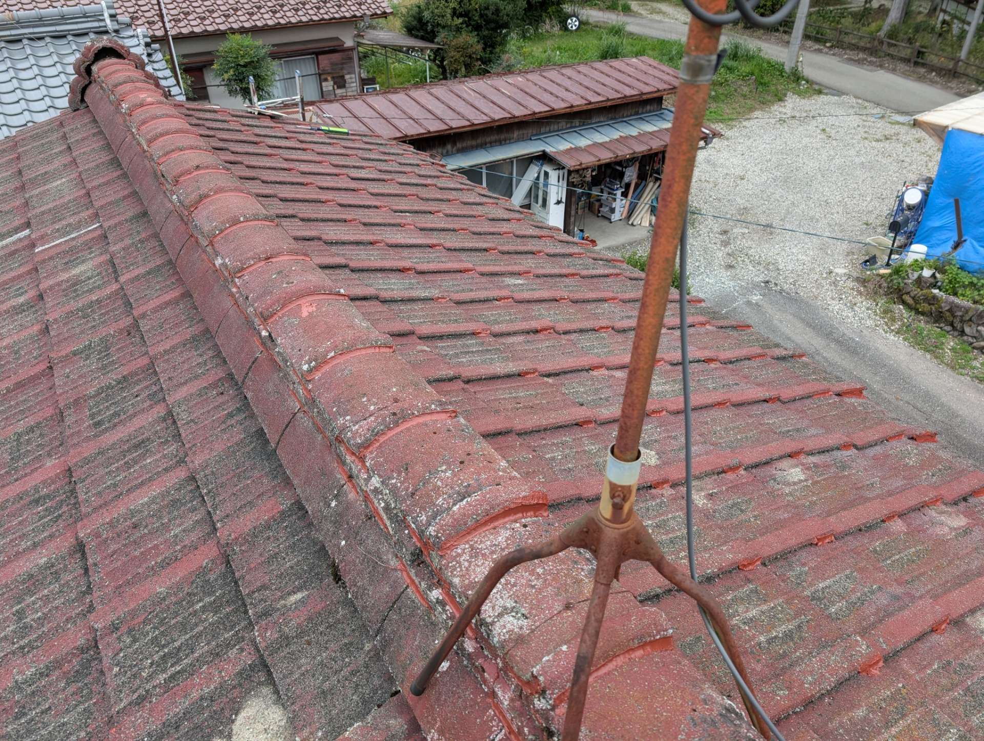 下呂市萩原町にて瓦シーリング工事