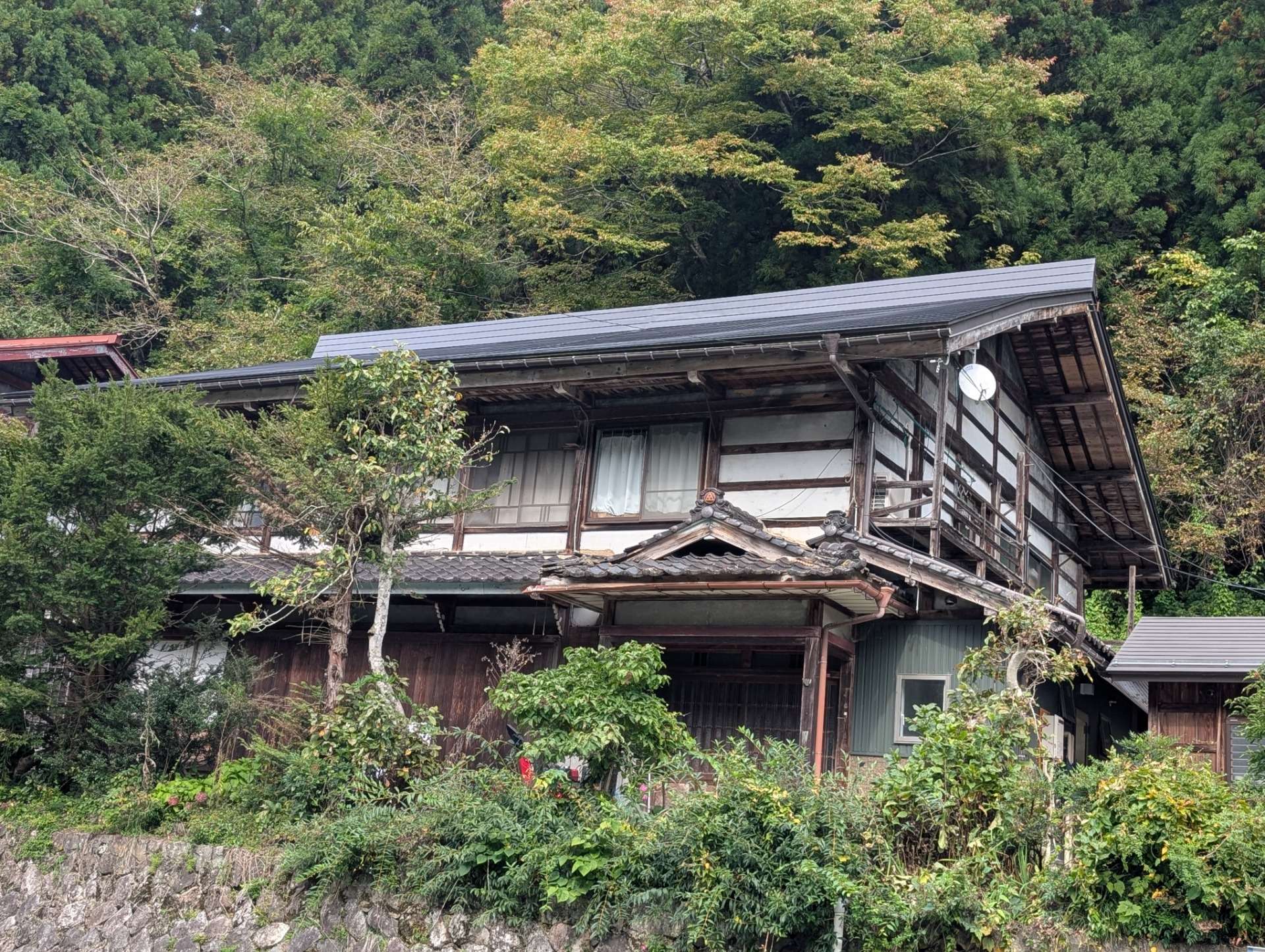 飛騨市宮川町にて屋根塗装工事