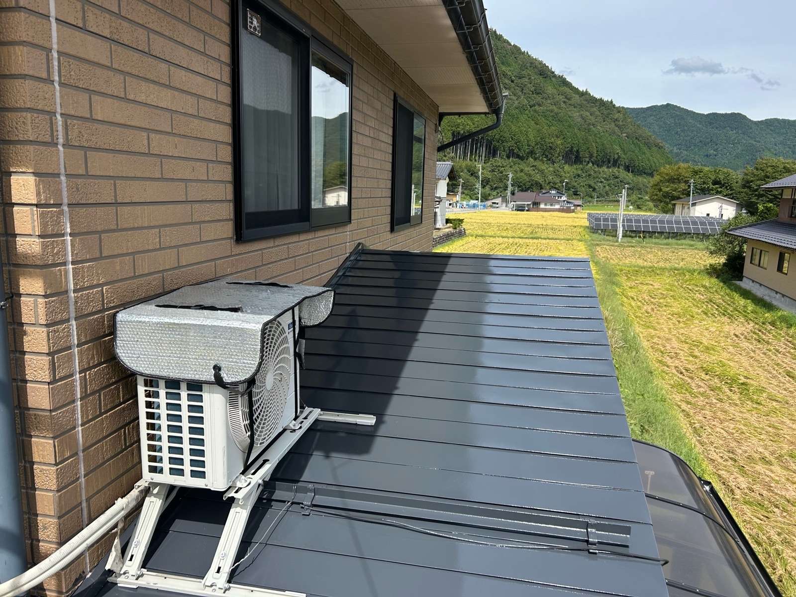 高山市下切町にて屋根塗装工事