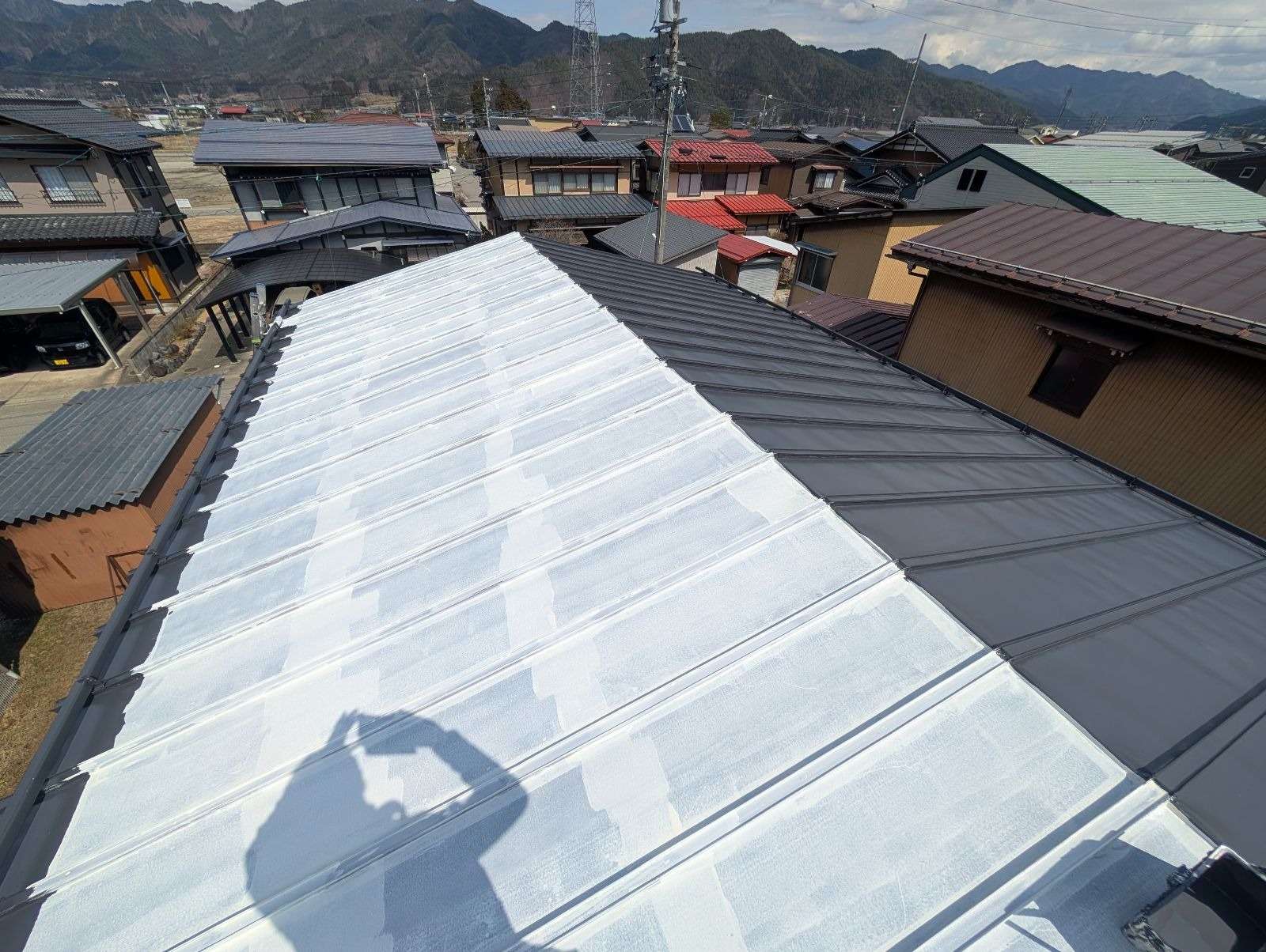 高山市国府町にて屋根塗装工事