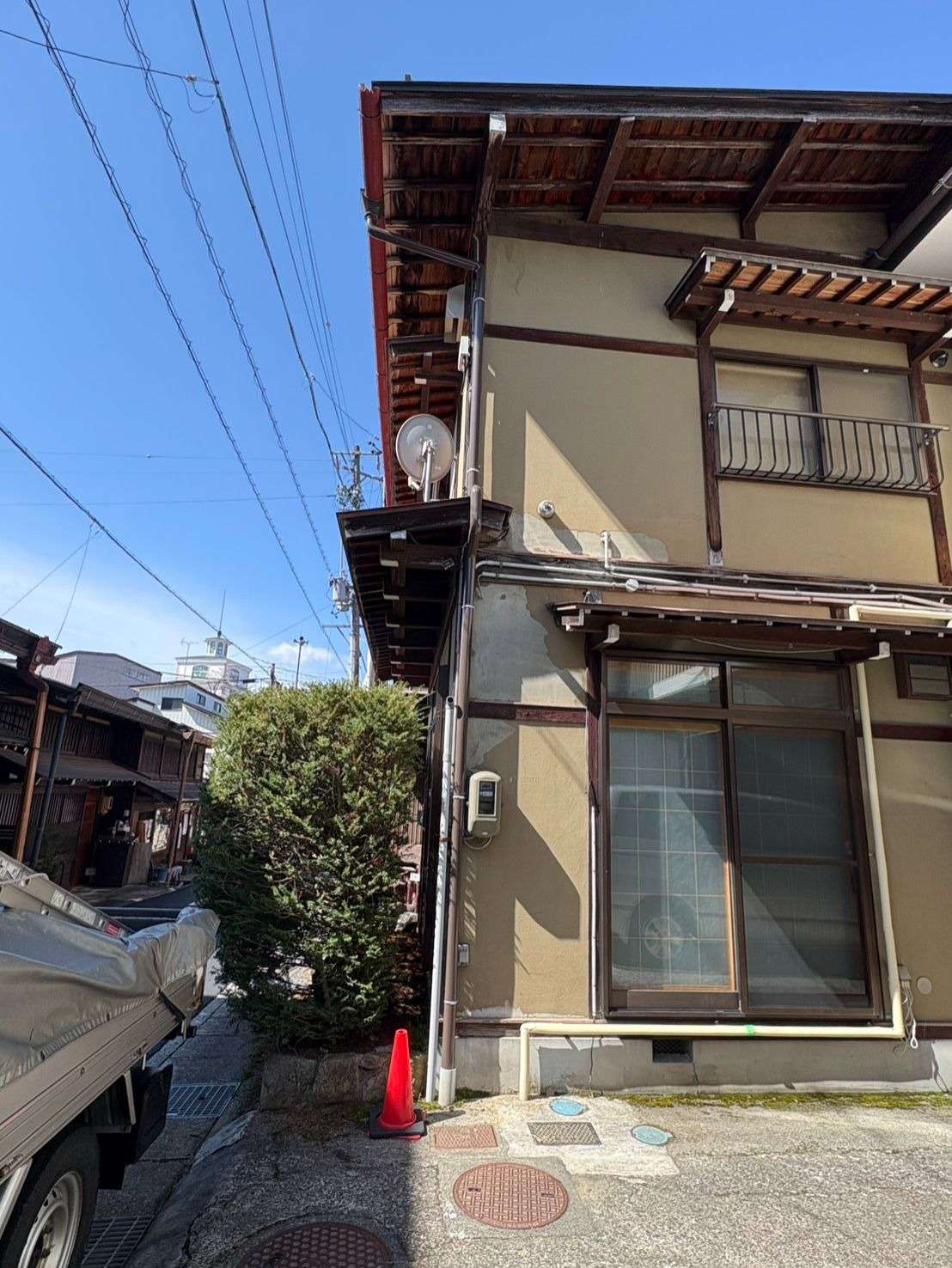 高山市若達町にて雨樋交換と1部外壁塗装