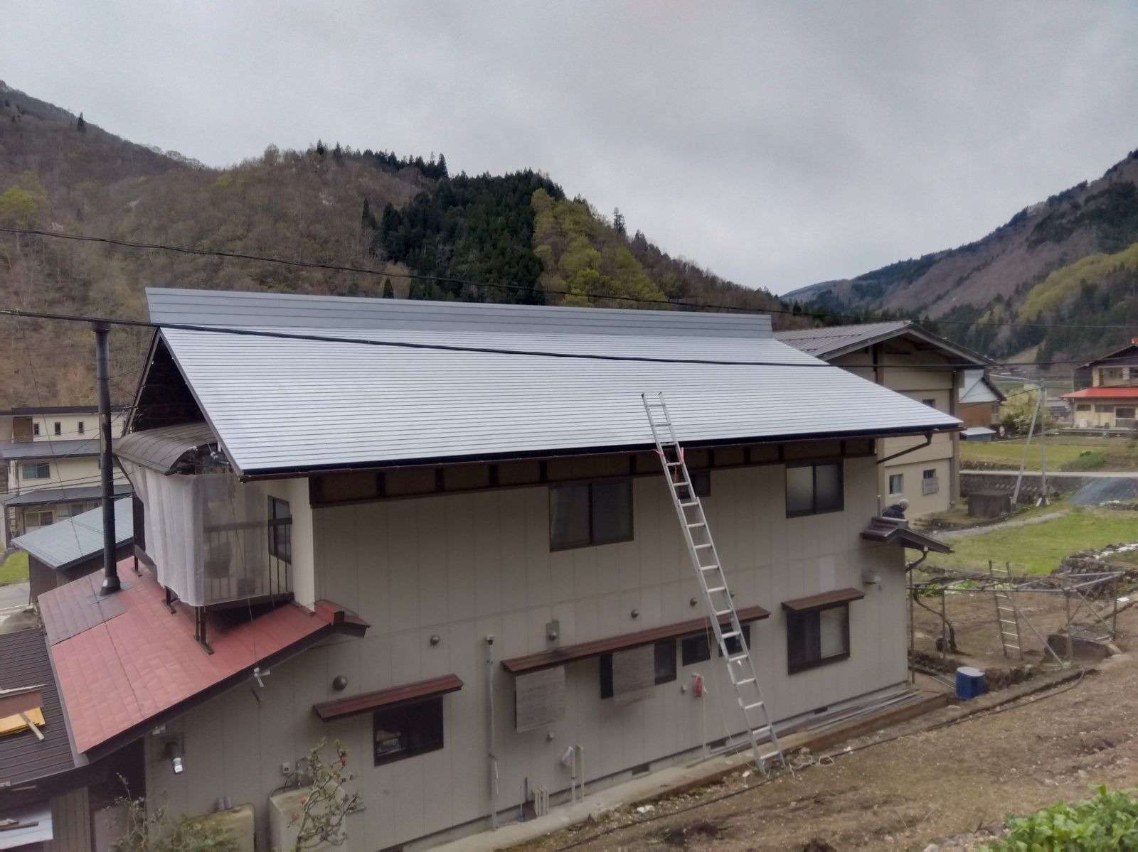 飛騨市河合町にて屋根塗装工事