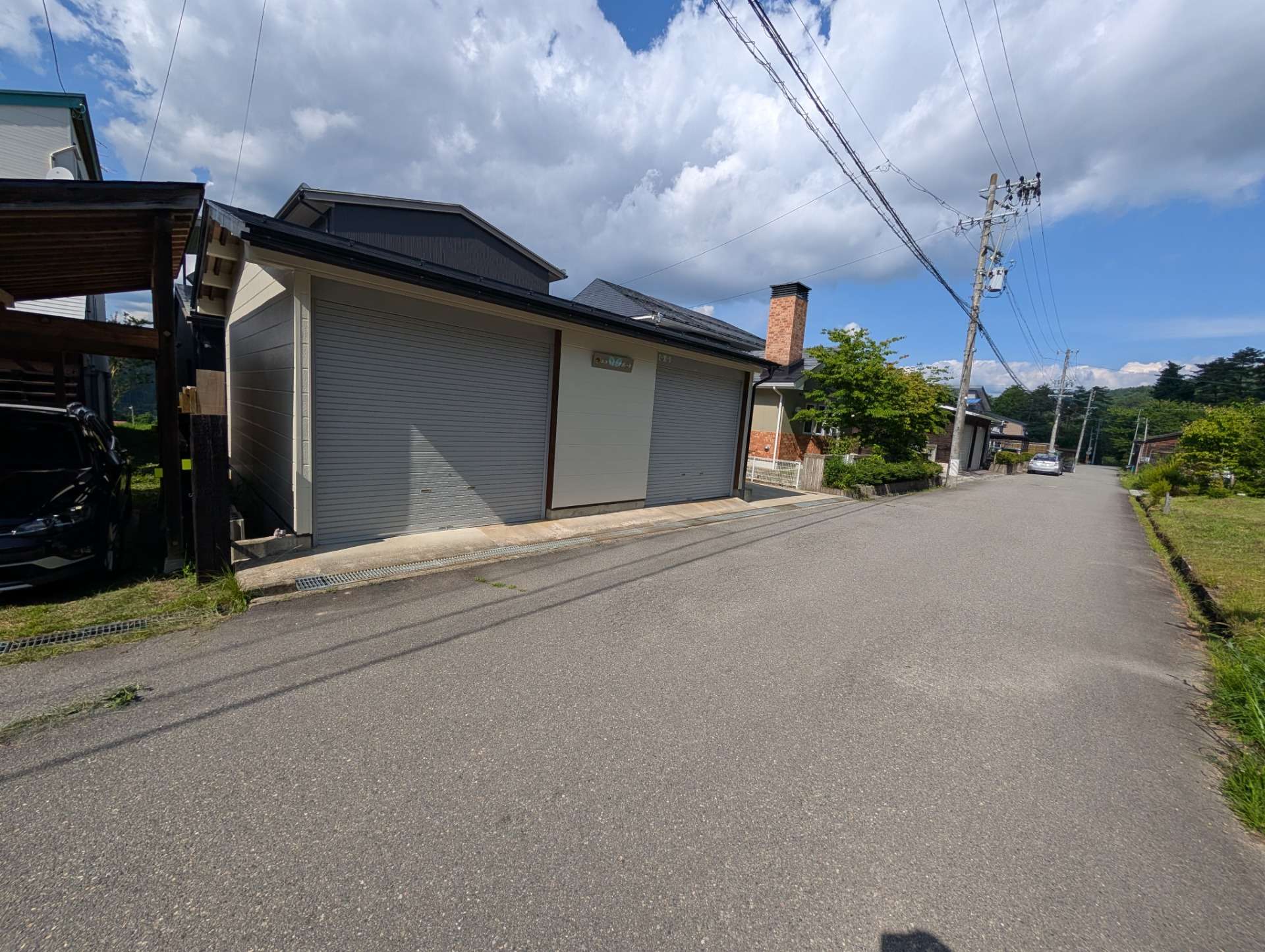 高山市新宮町にて車庫塗装工事