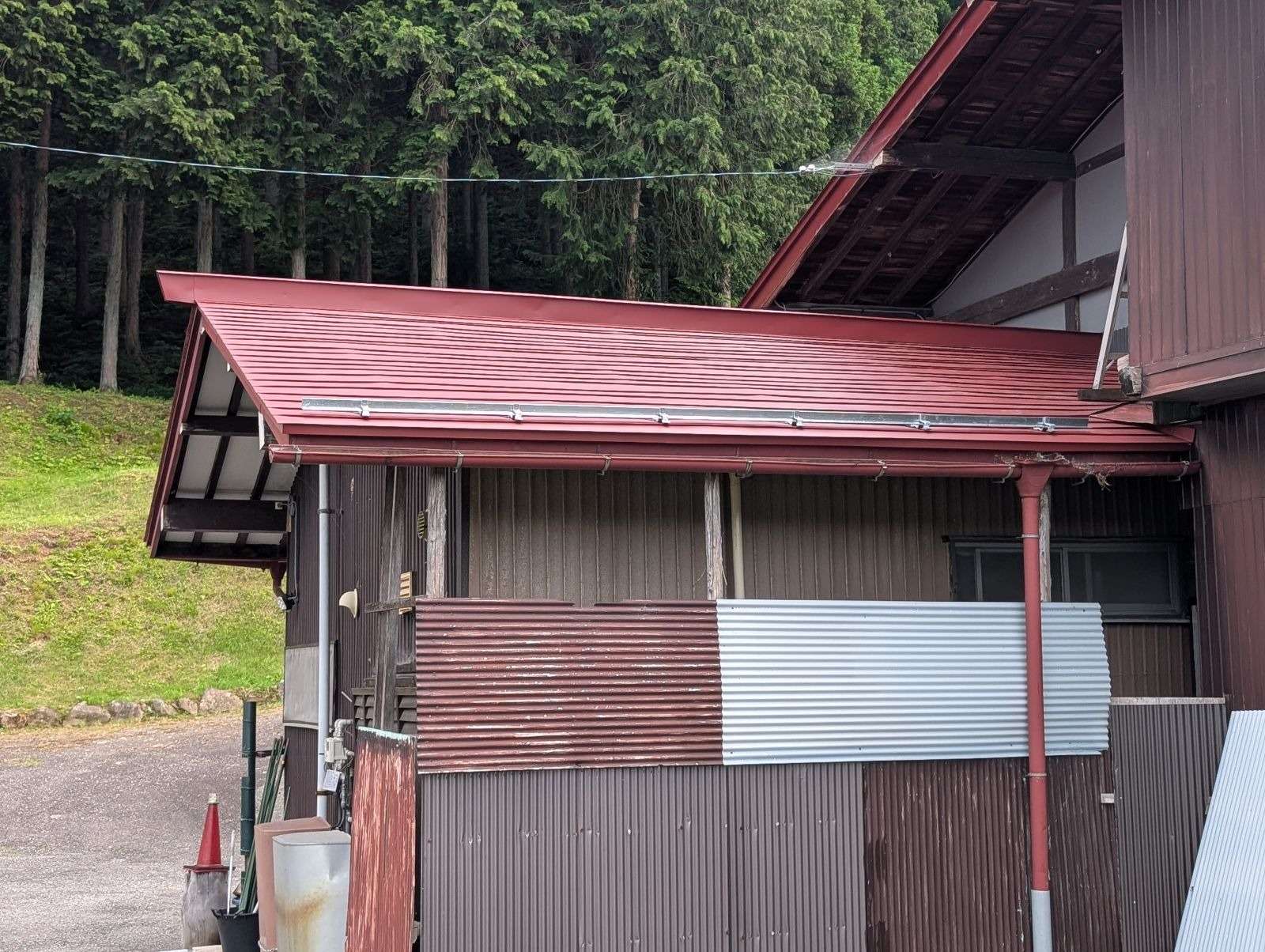 飛騨市古川町にて屋根重ね葺き工事
