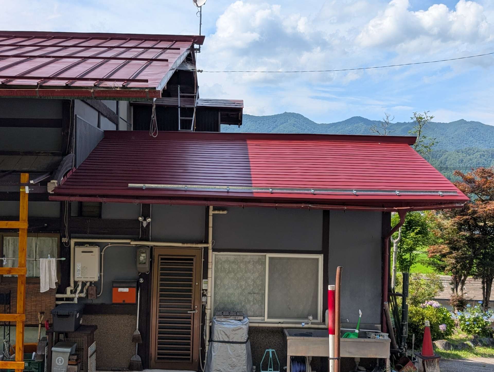 飛騨市古川町にて屋根重ね葺き工事