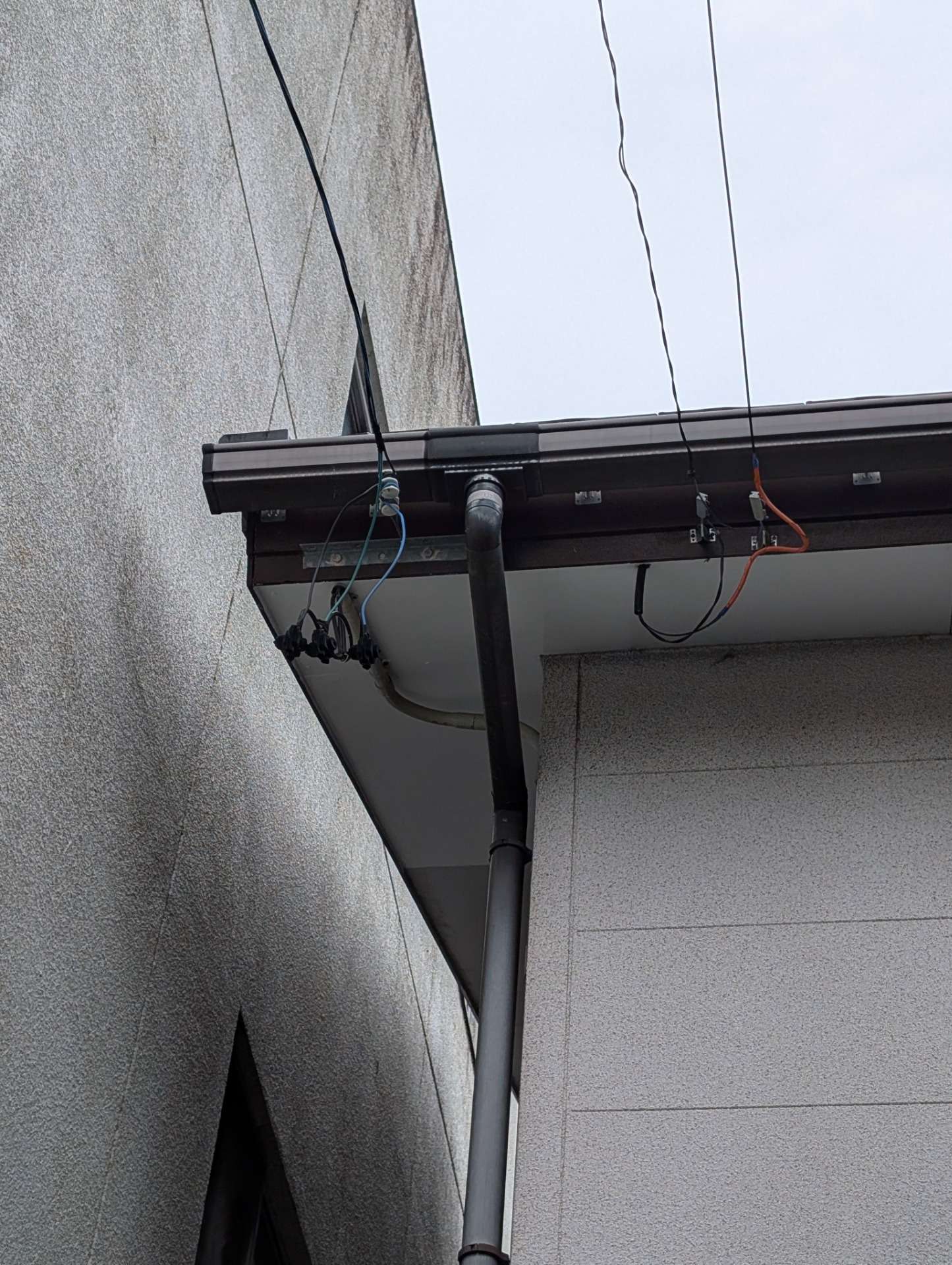 岐阜市大黒町にて補修工事
